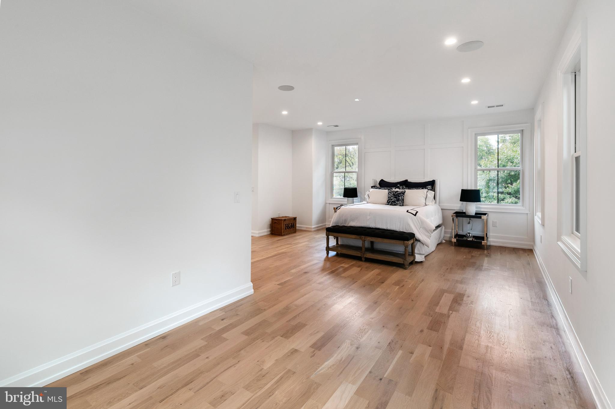 CHESTNUT HILL - Residential