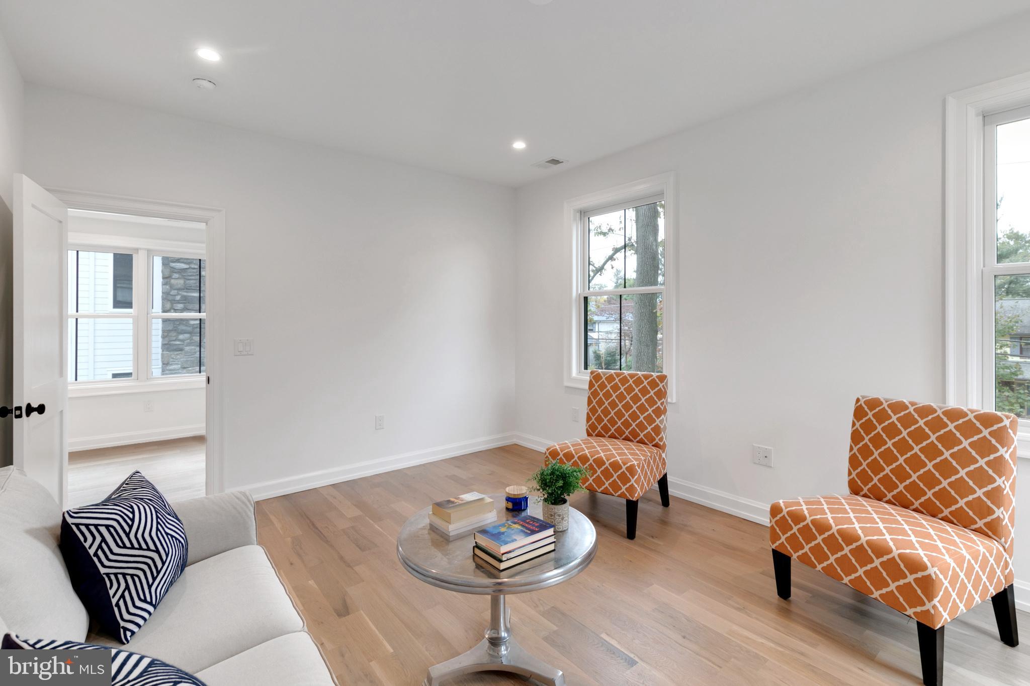 CHESTNUT HILL - Residential