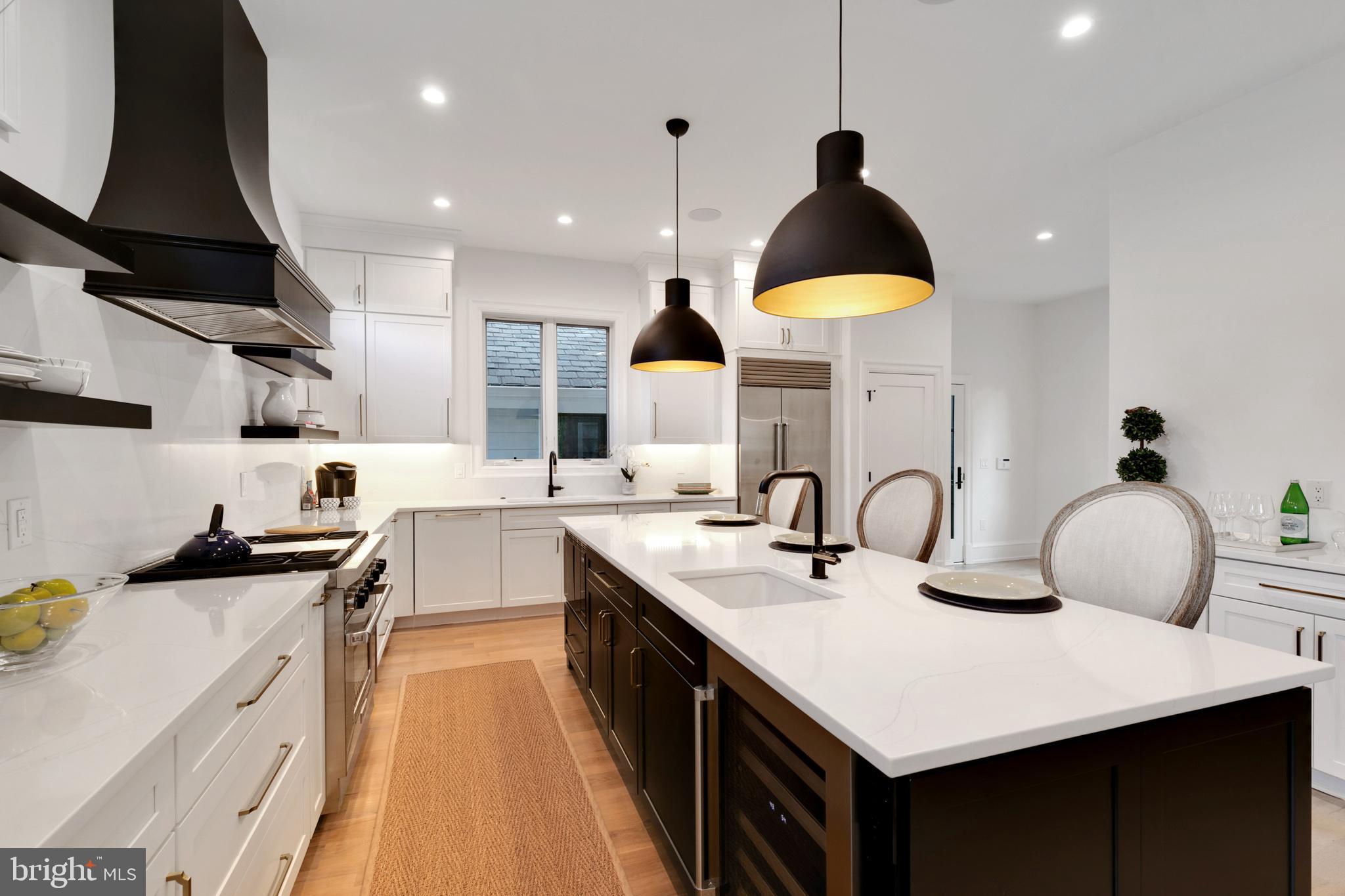 CHESTNUT HILL - Residential