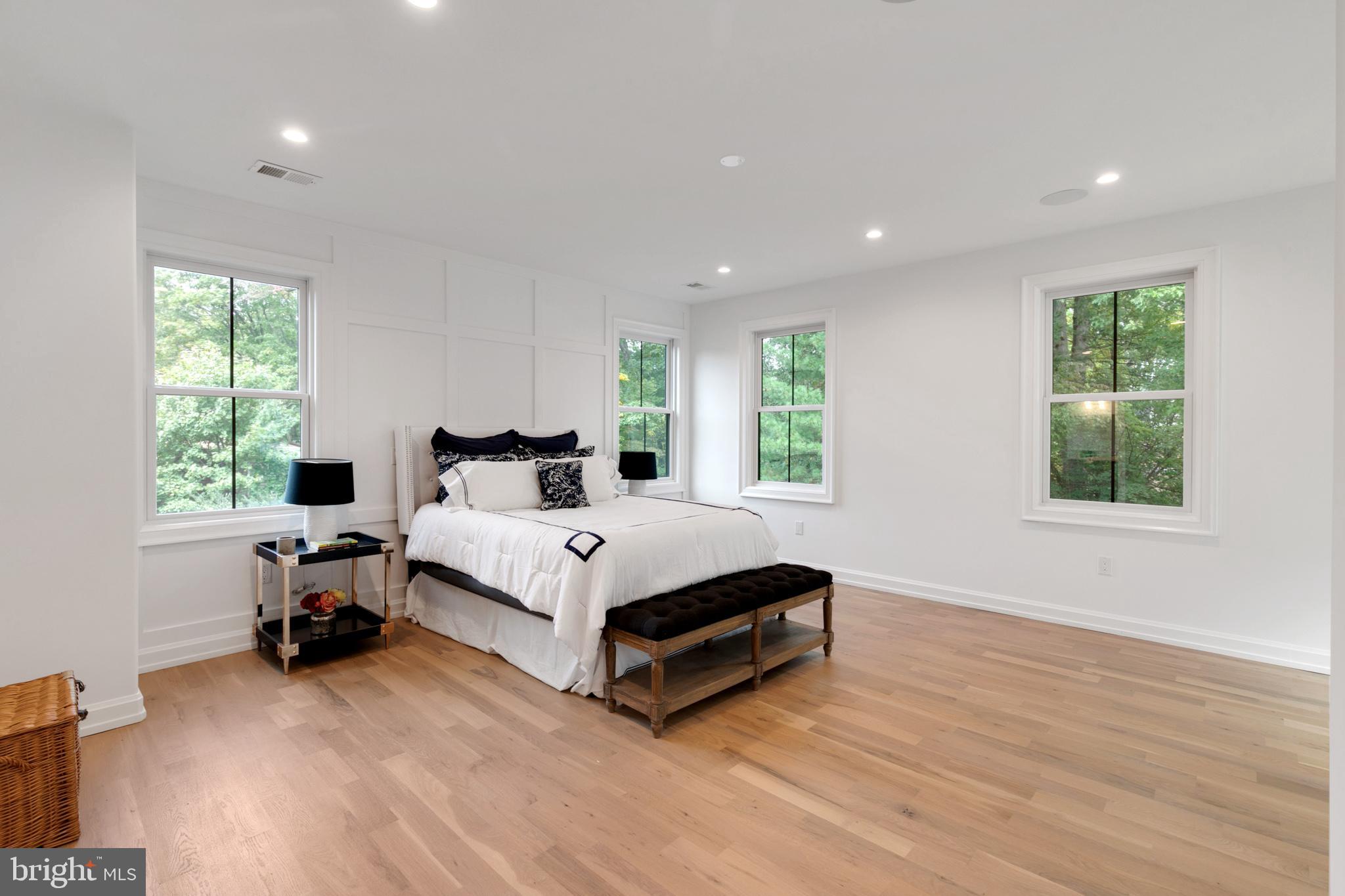 CHESTNUT HILL - Residential