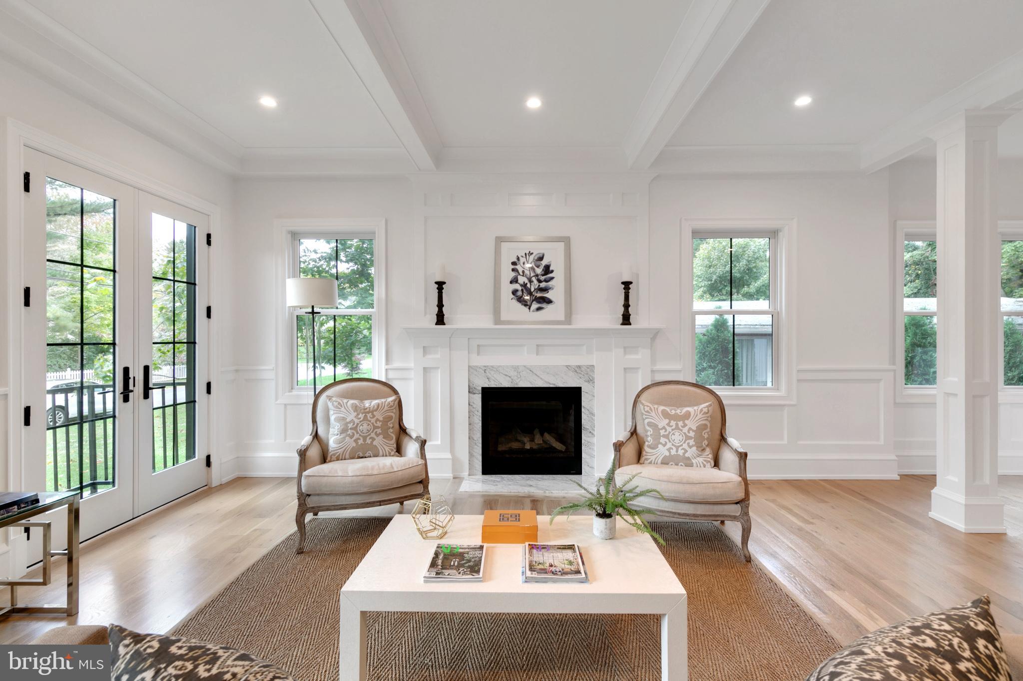 CHESTNUT HILL - Residential