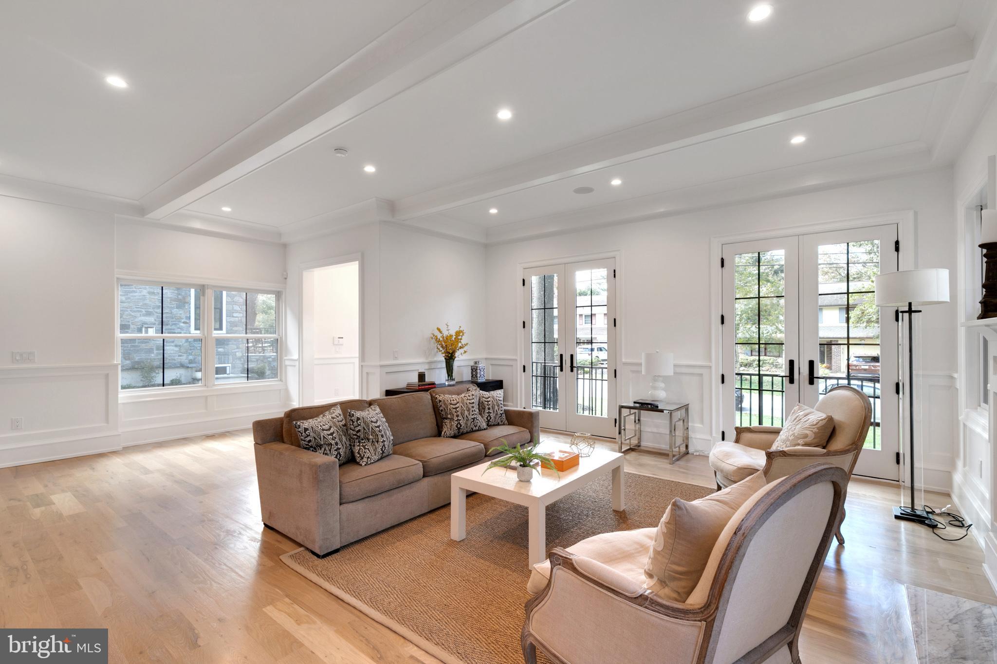 CHESTNUT HILL - Residential