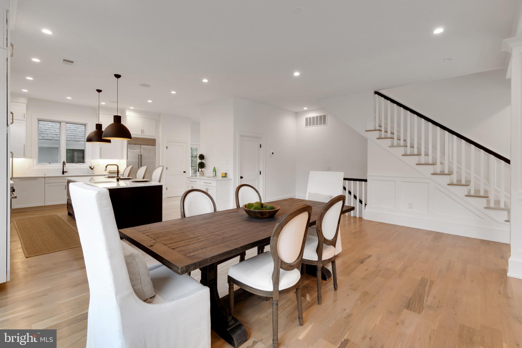 CHESTNUT HILL - Residential