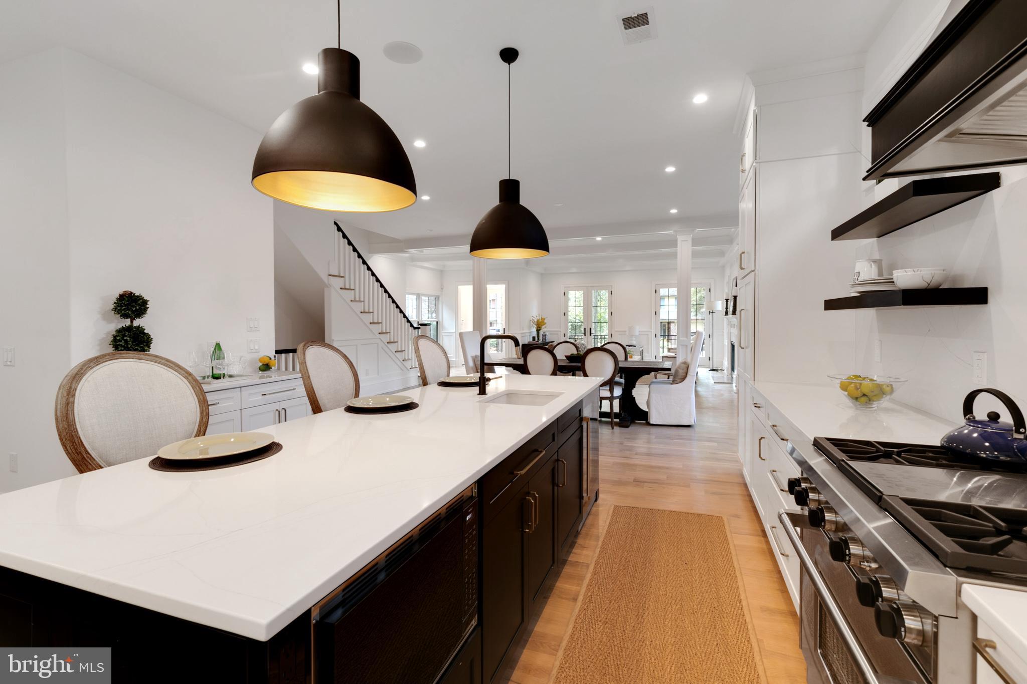 CHESTNUT HILL - Residential