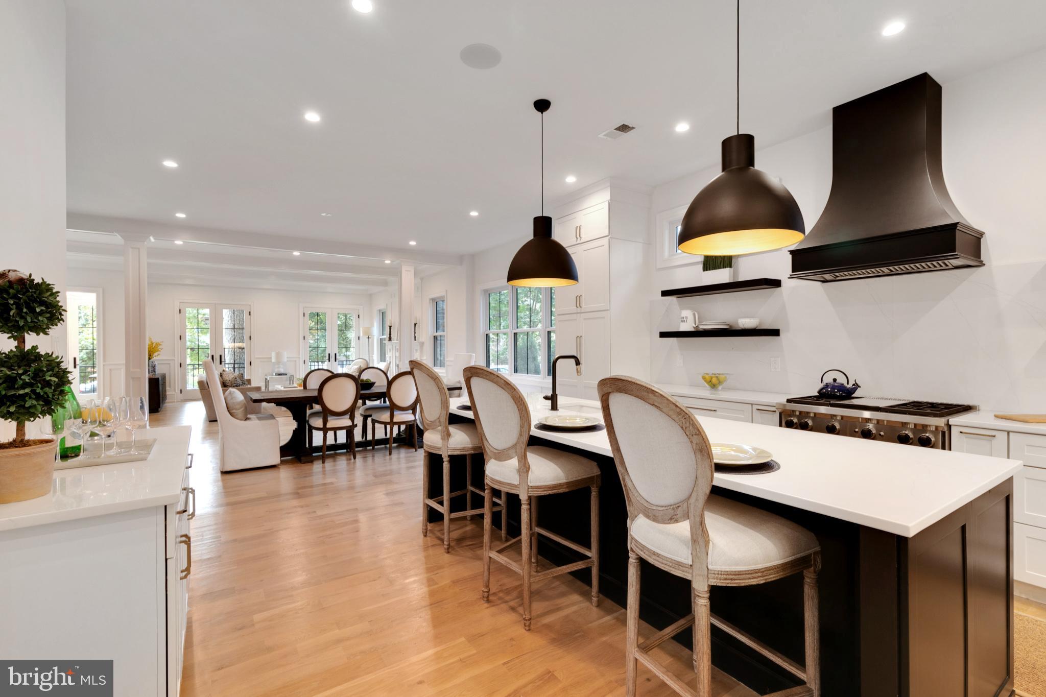 CHESTNUT HILL - Residential