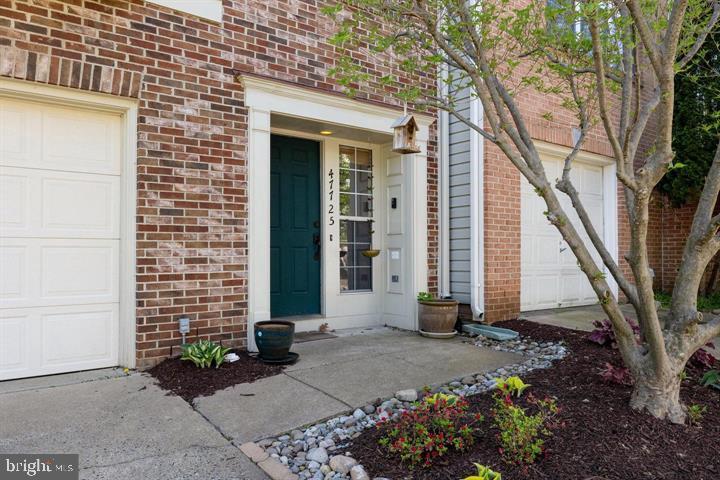 47725 SANDBANK SQUARE