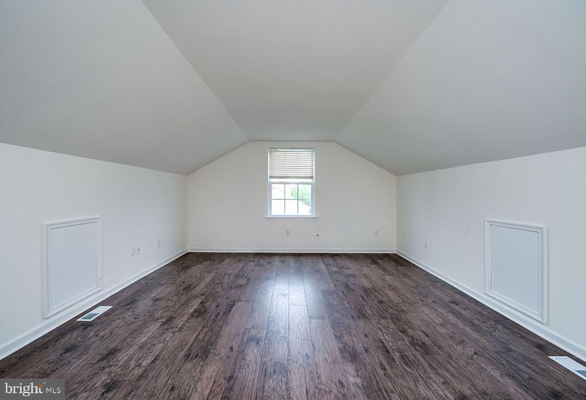 ROSECLIFF POINT - Residential