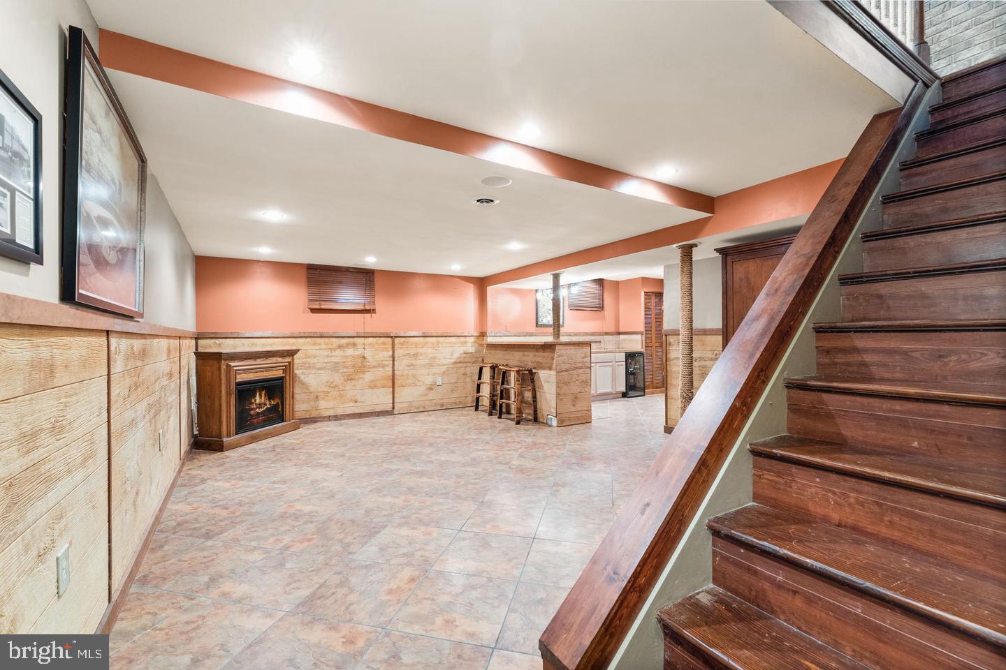 MONTCLAIR - Residential