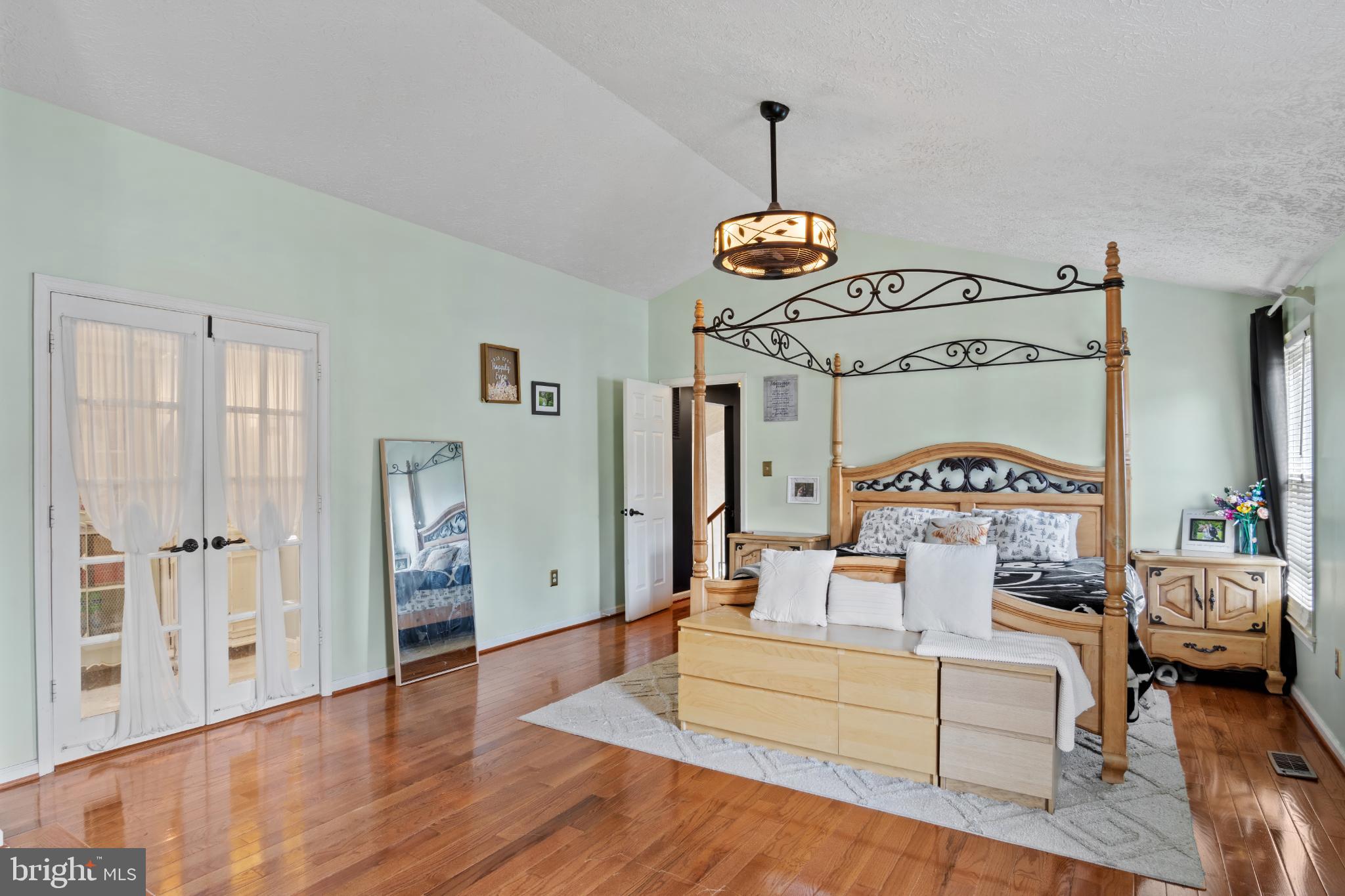 MONTCLAIR - Residential