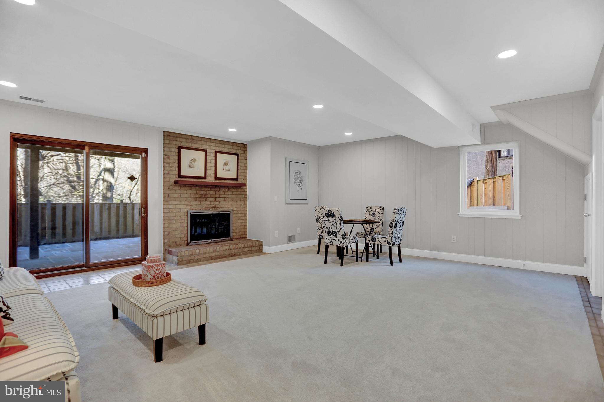 VALLEYWOOD AT FIVE FARMS - Residential Lease