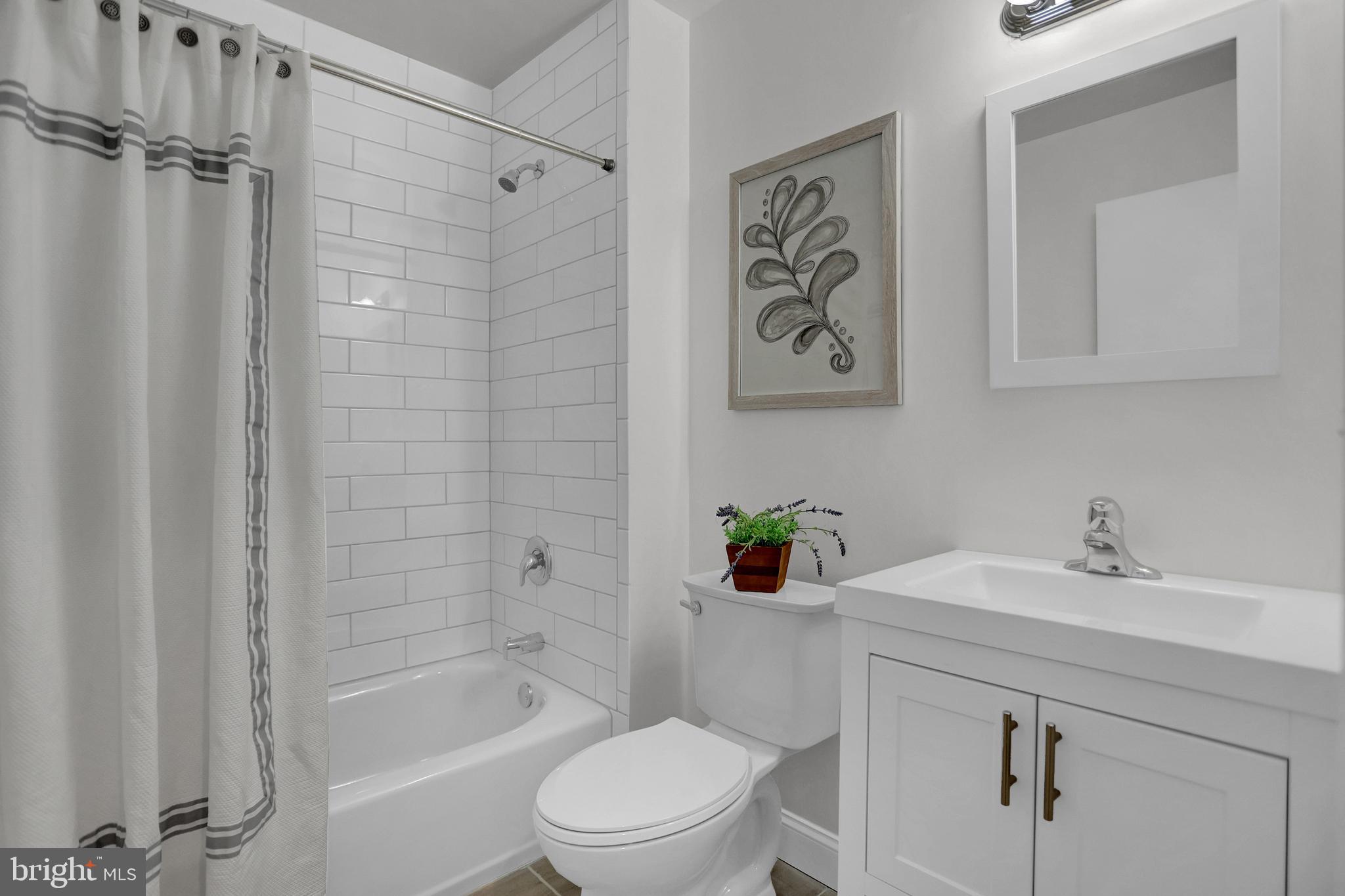 VALLEYWOOD AT FIVE FARMS - Residential Lease