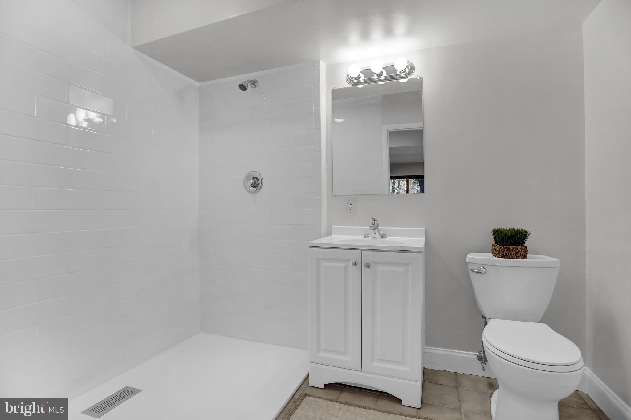 VALLEYWOOD AT FIVE FARMS - Residential Lease