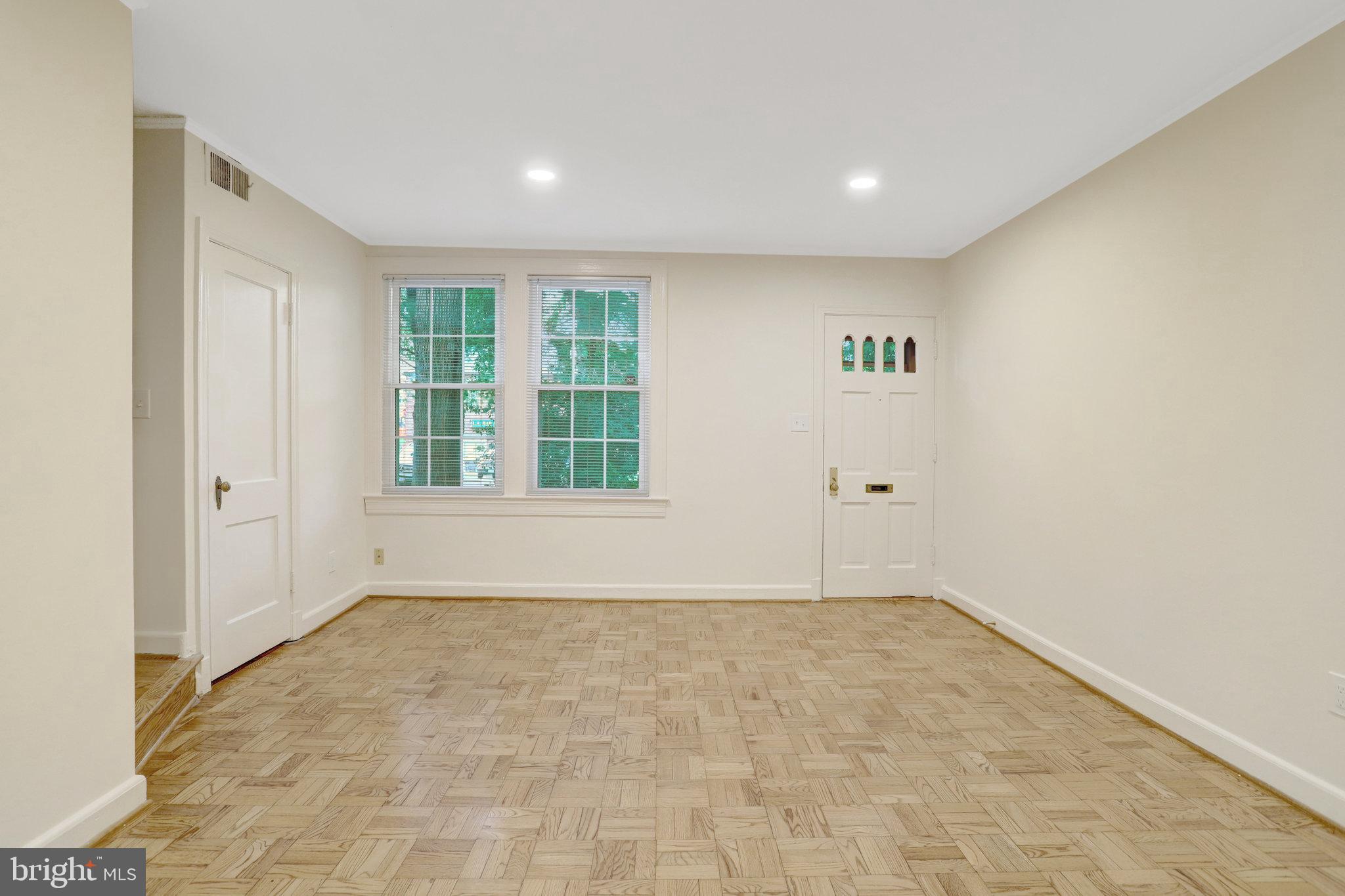 ARLINGTON VILLAGE - Residential Lease