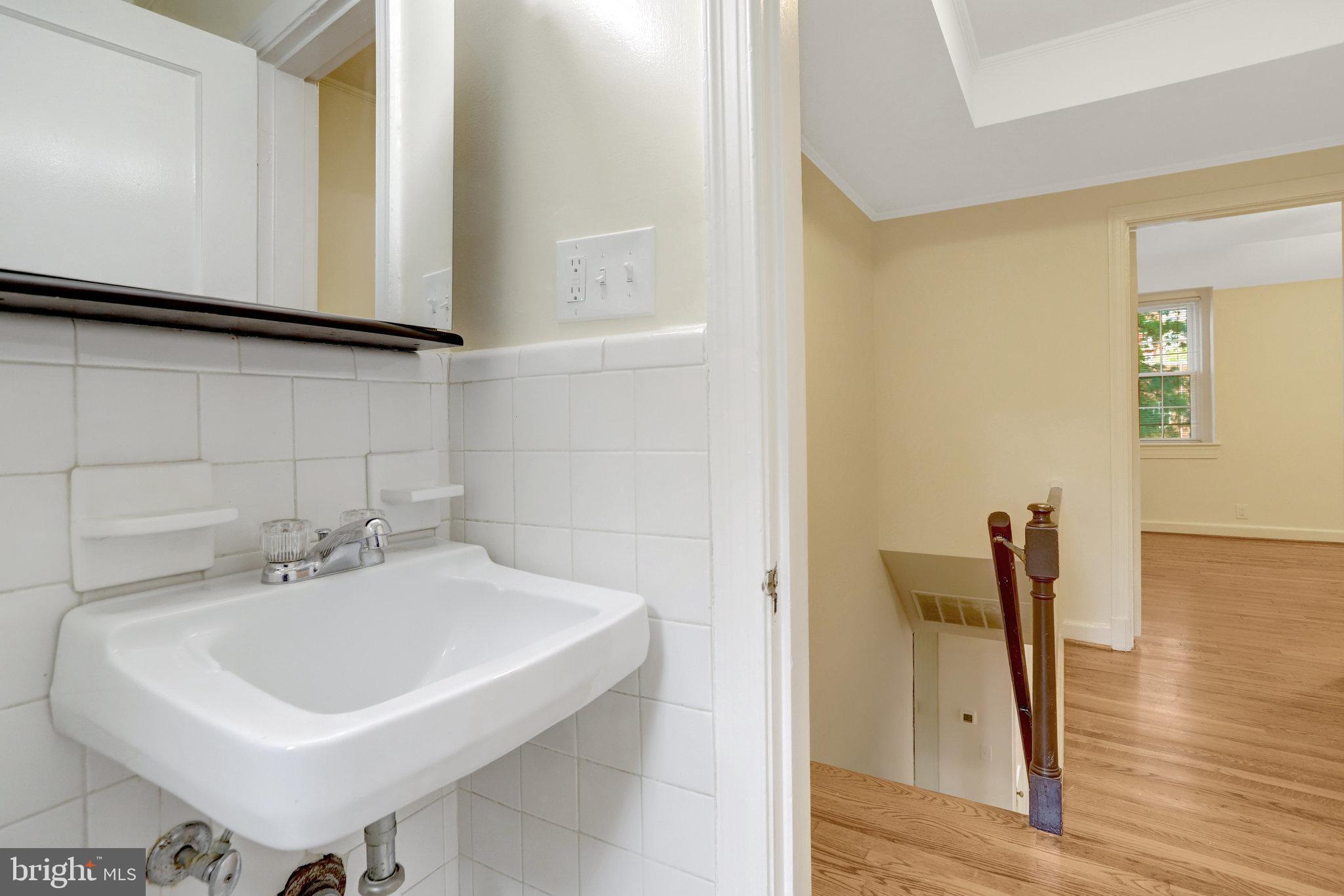 ARLINGTON VILLAGE - Residential Lease