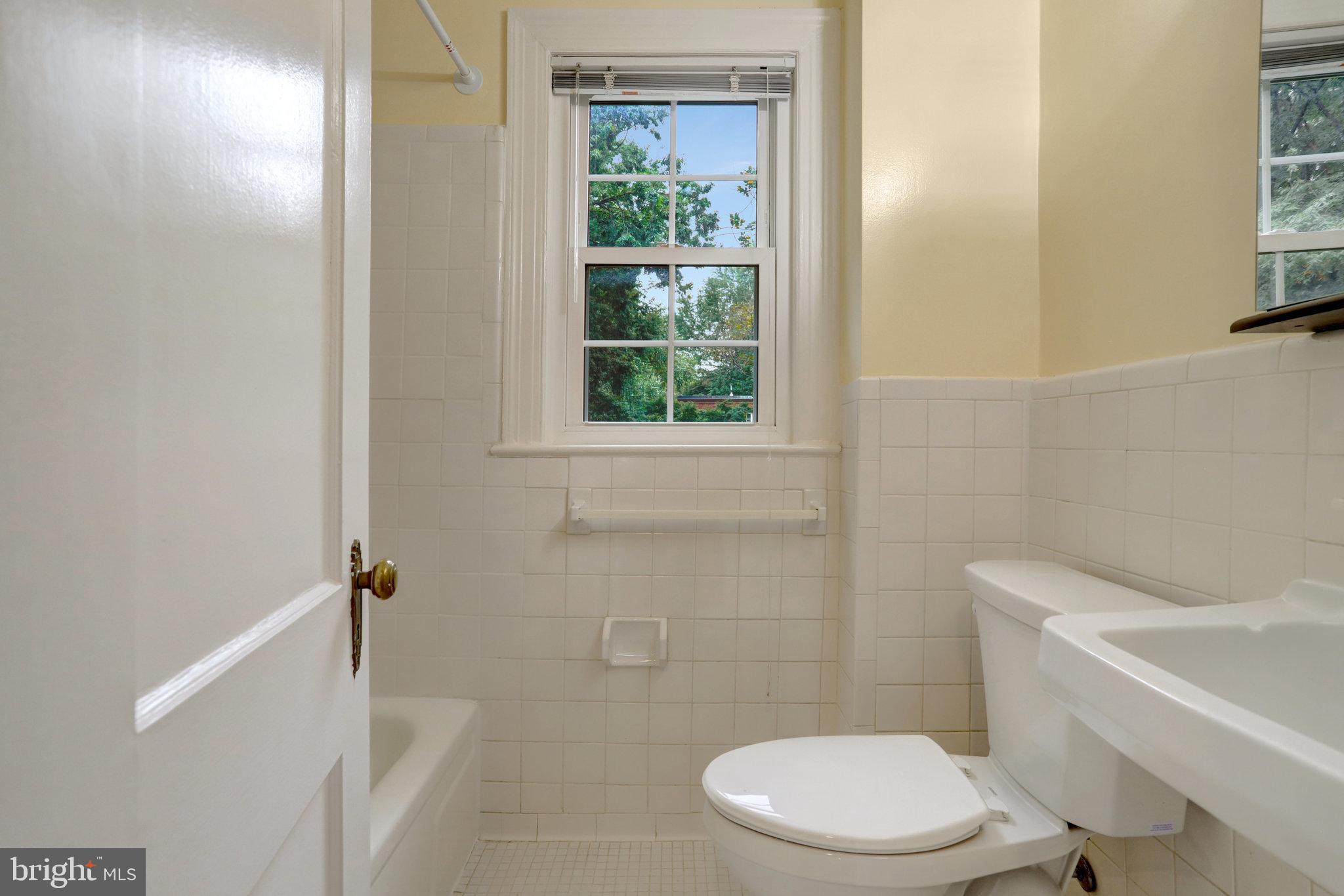 ARLINGTON VILLAGE - Residential Lease