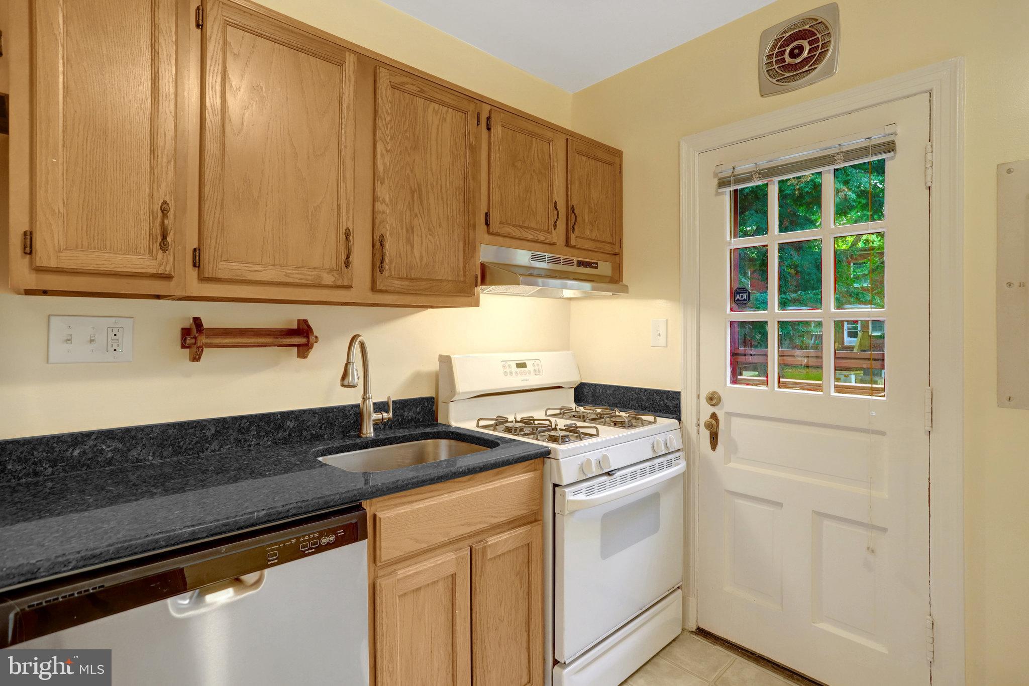 ARLINGTON VILLAGE - Residential Lease