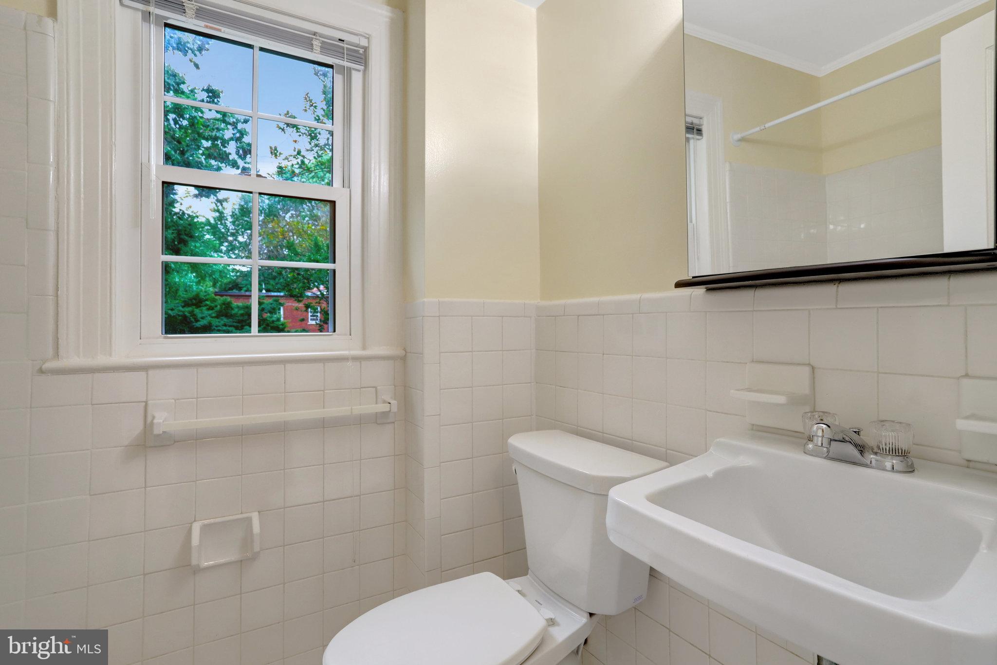 ARLINGTON VILLAGE - Residential Lease