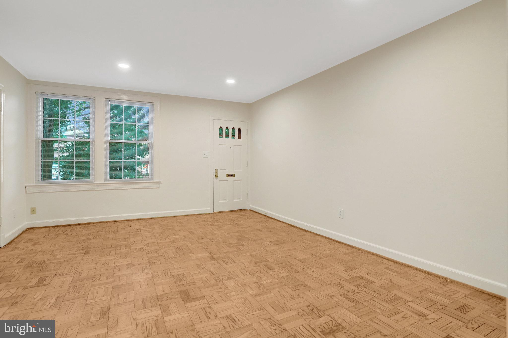 ARLINGTON VILLAGE - Residential Lease