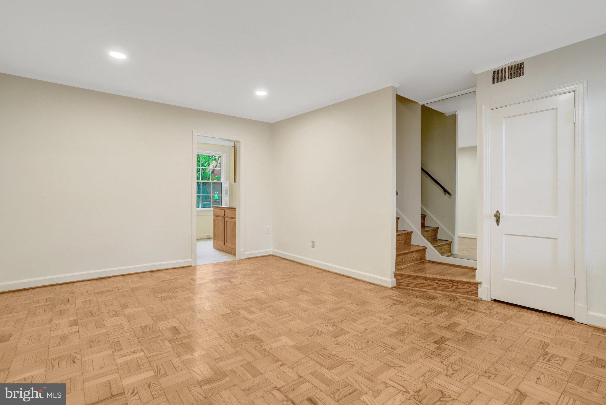 ARLINGTON VILLAGE - Residential Lease