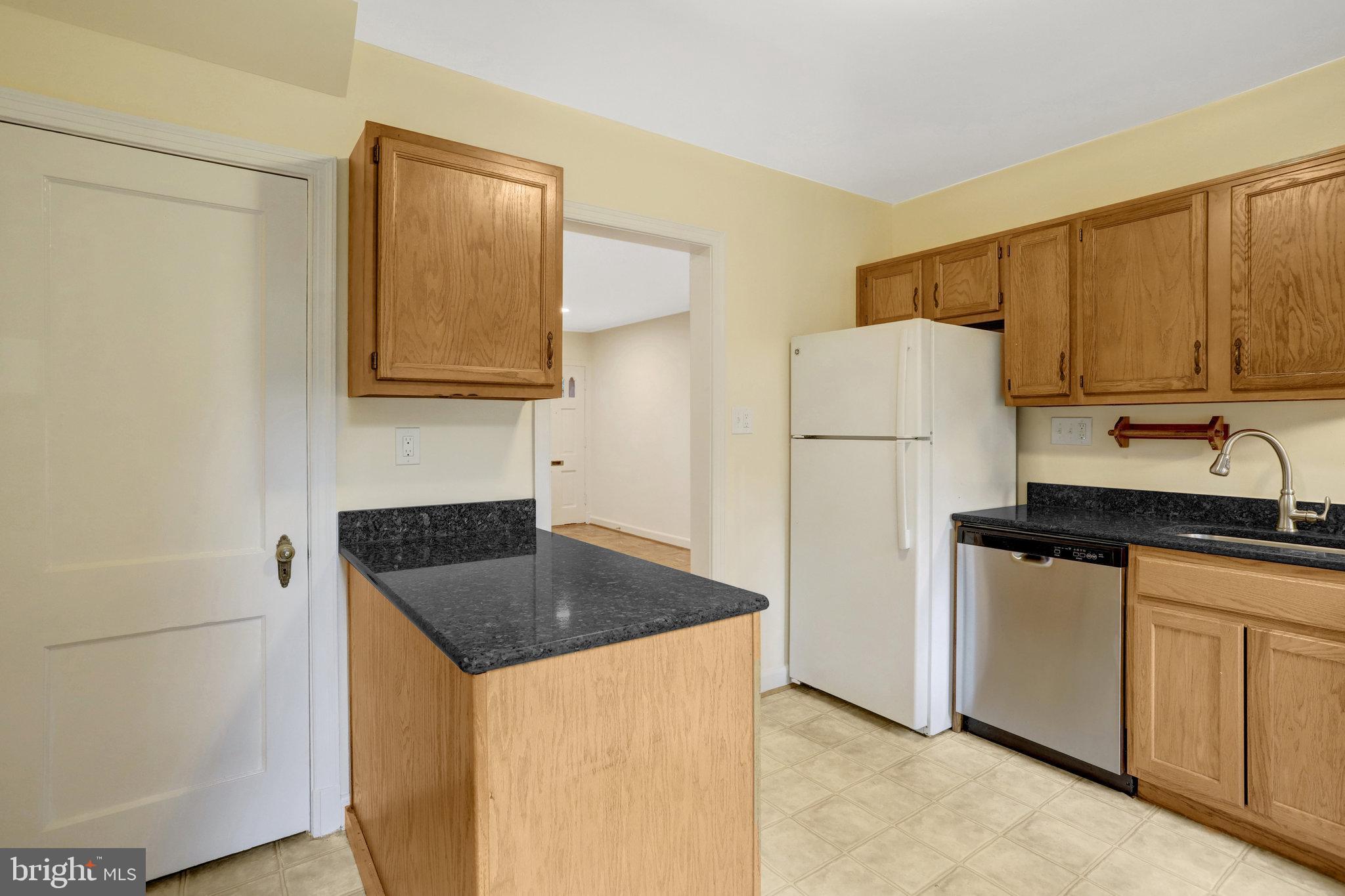 ARLINGTON VILLAGE - Residential Lease