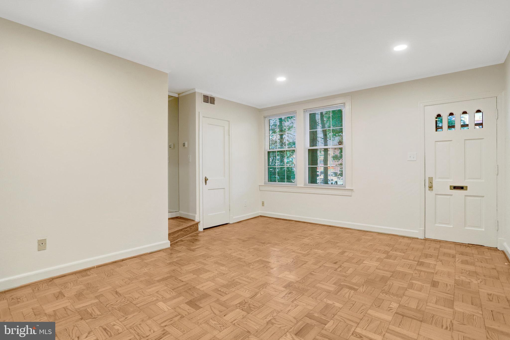 ARLINGTON VILLAGE - Residential Lease