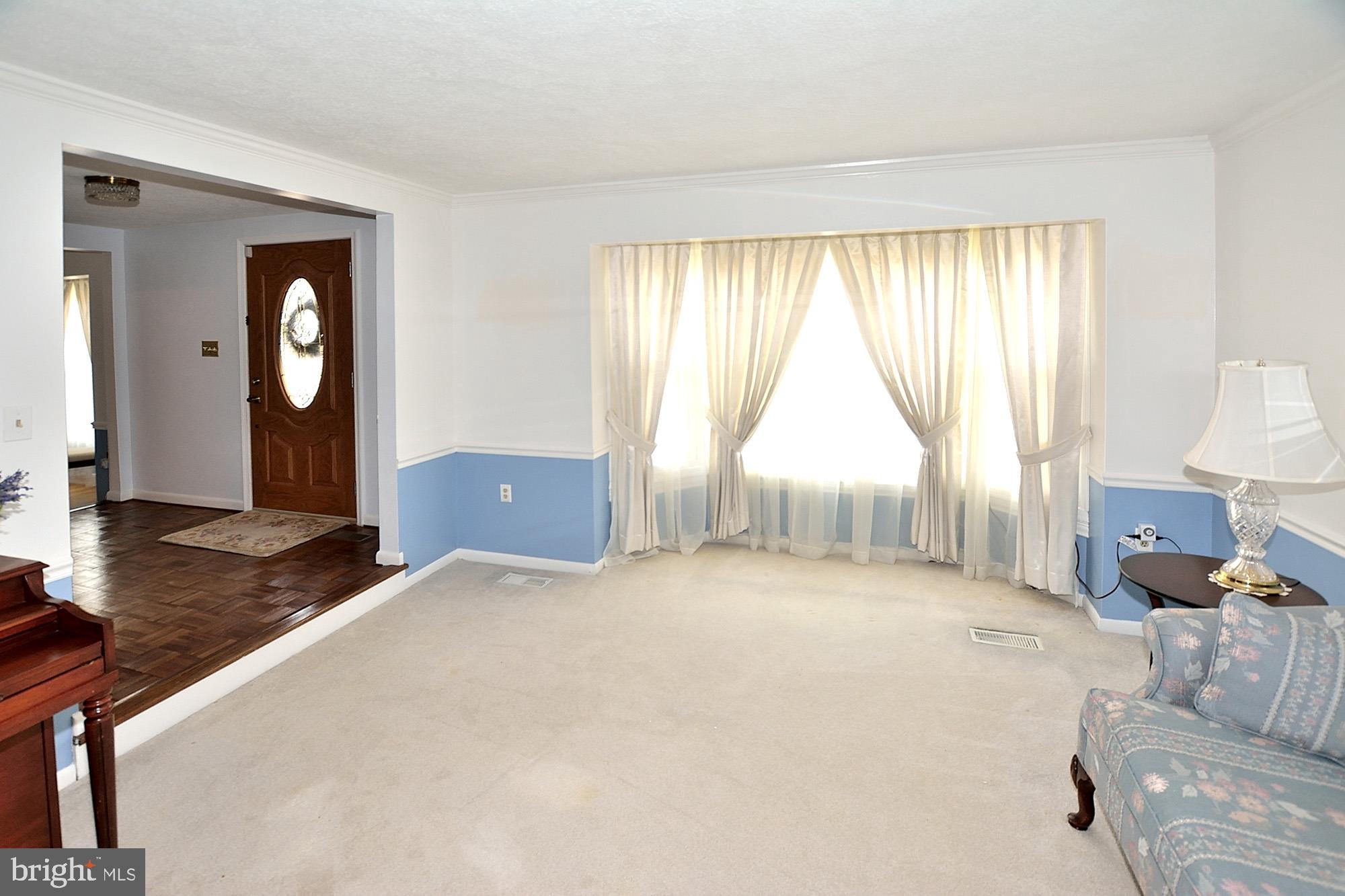 MONTCLAIR/COUNTRY CLUB - Residential