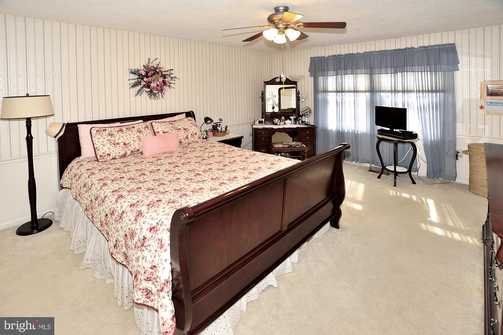 MONTCLAIR/COUNTRY CLUB - Residential