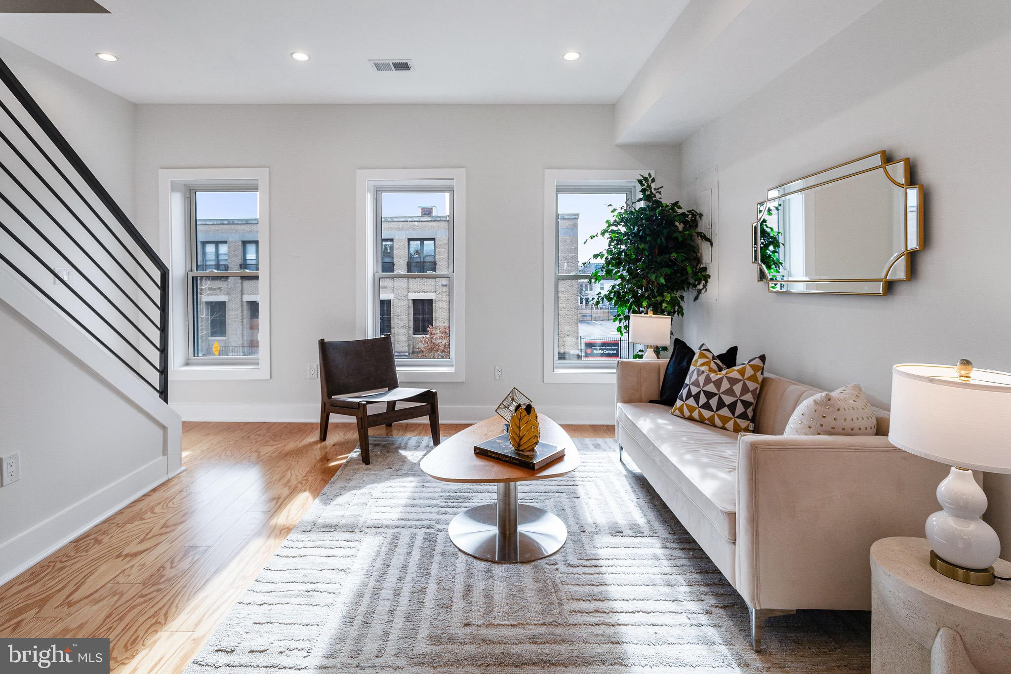 1118 NEAL STREET NE PH-2