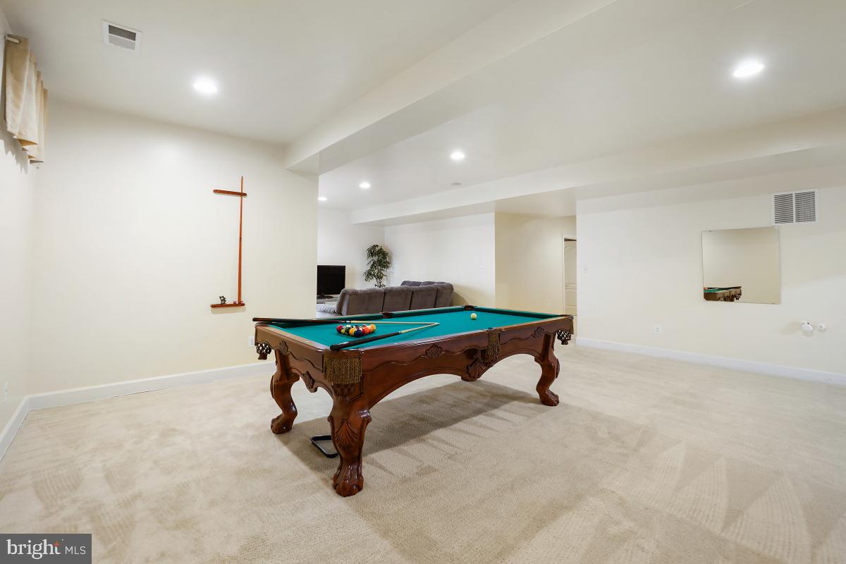 VICTORY LAKES - Residential