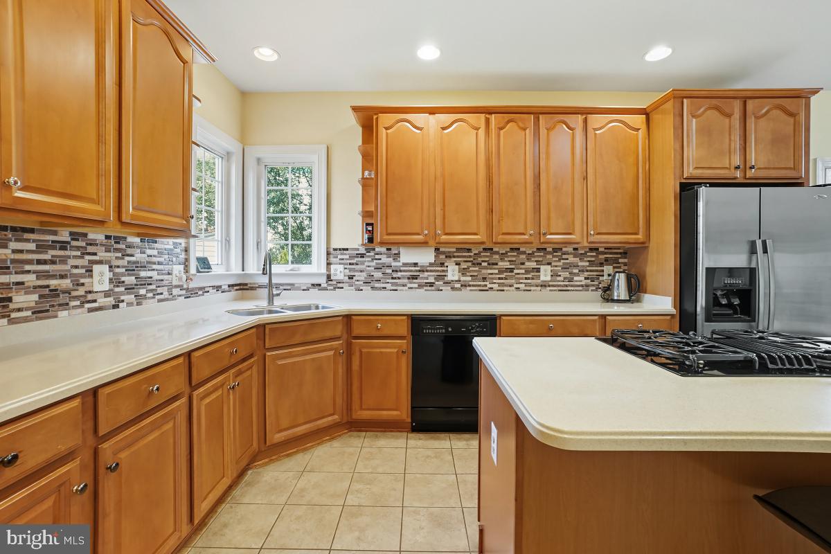 VICTORY LAKES - Residential