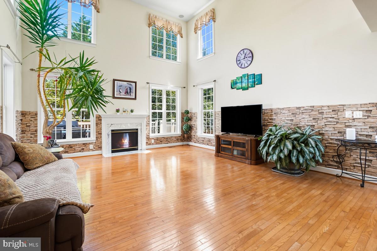 VICTORY LAKES - Residential