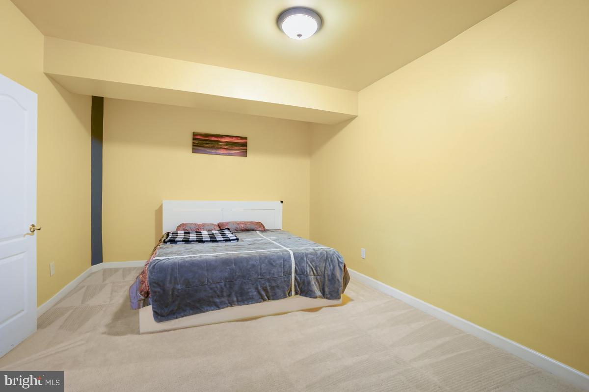 VICTORY LAKES - Residential