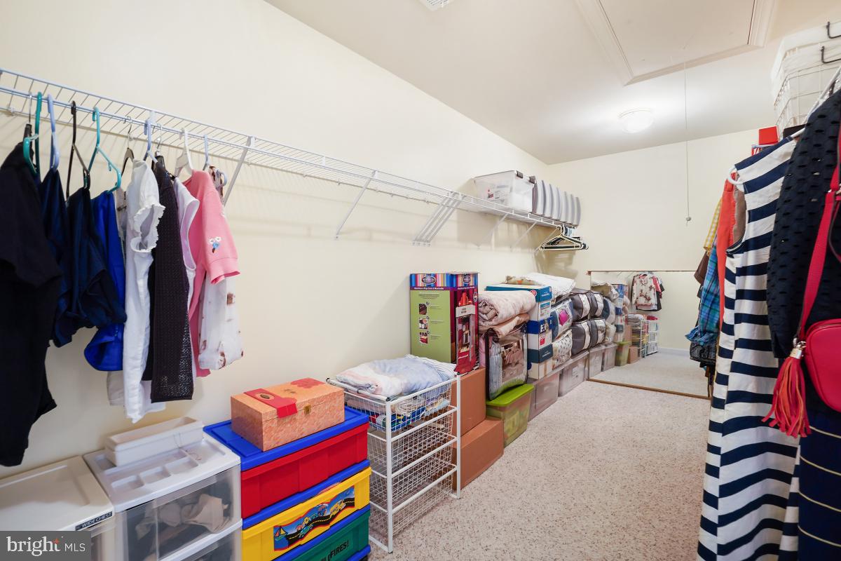 VICTORY LAKES - Residential