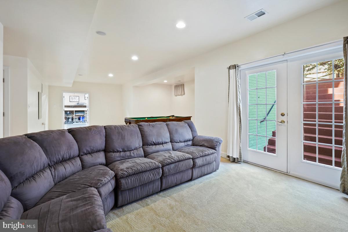 VICTORY LAKES - Residential