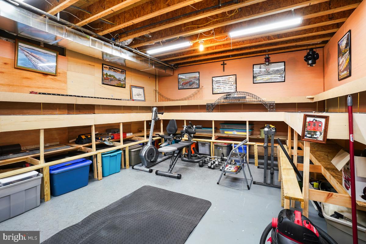 VICTORY LAKES - Residential