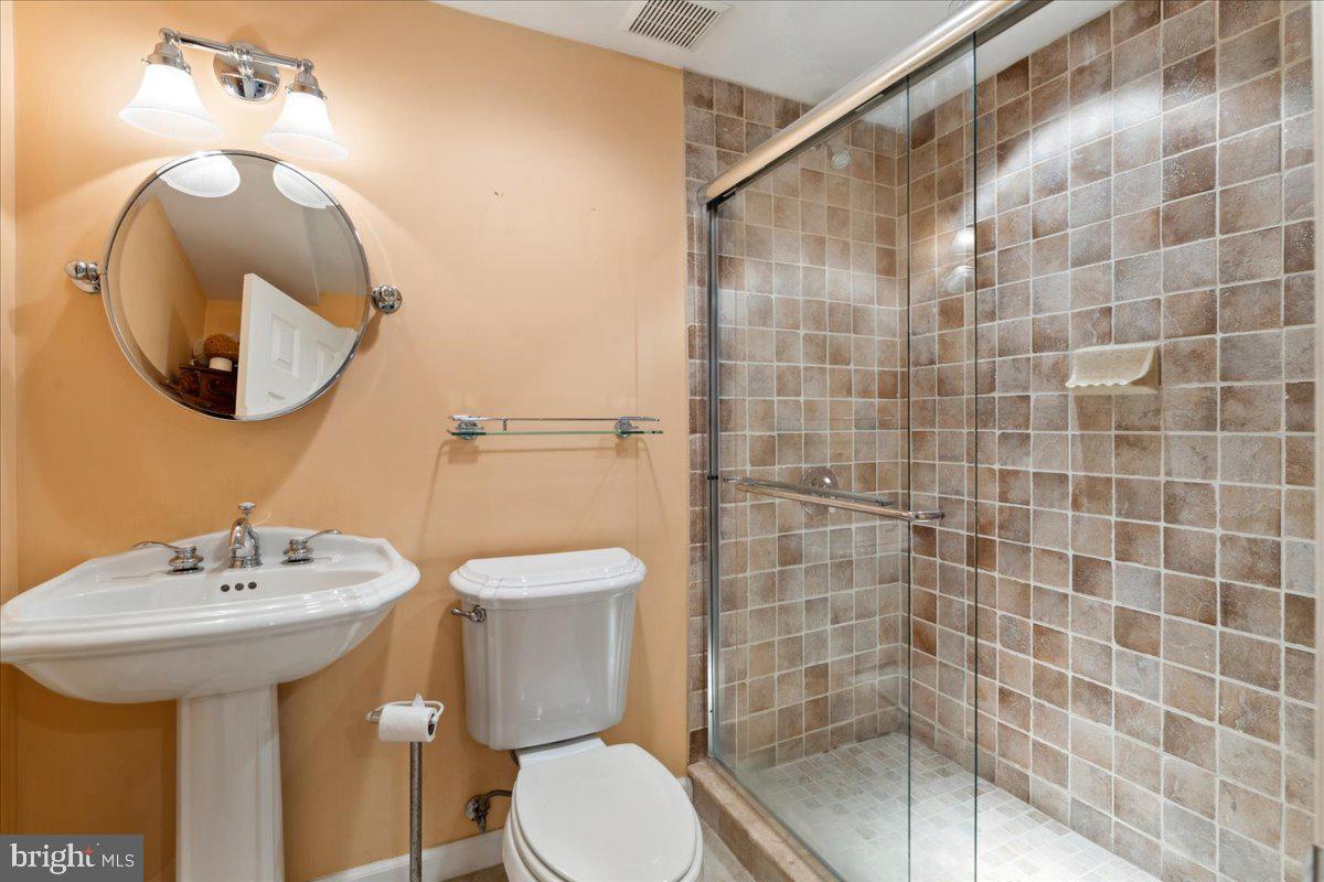 HASTINGS HUNT - Residential