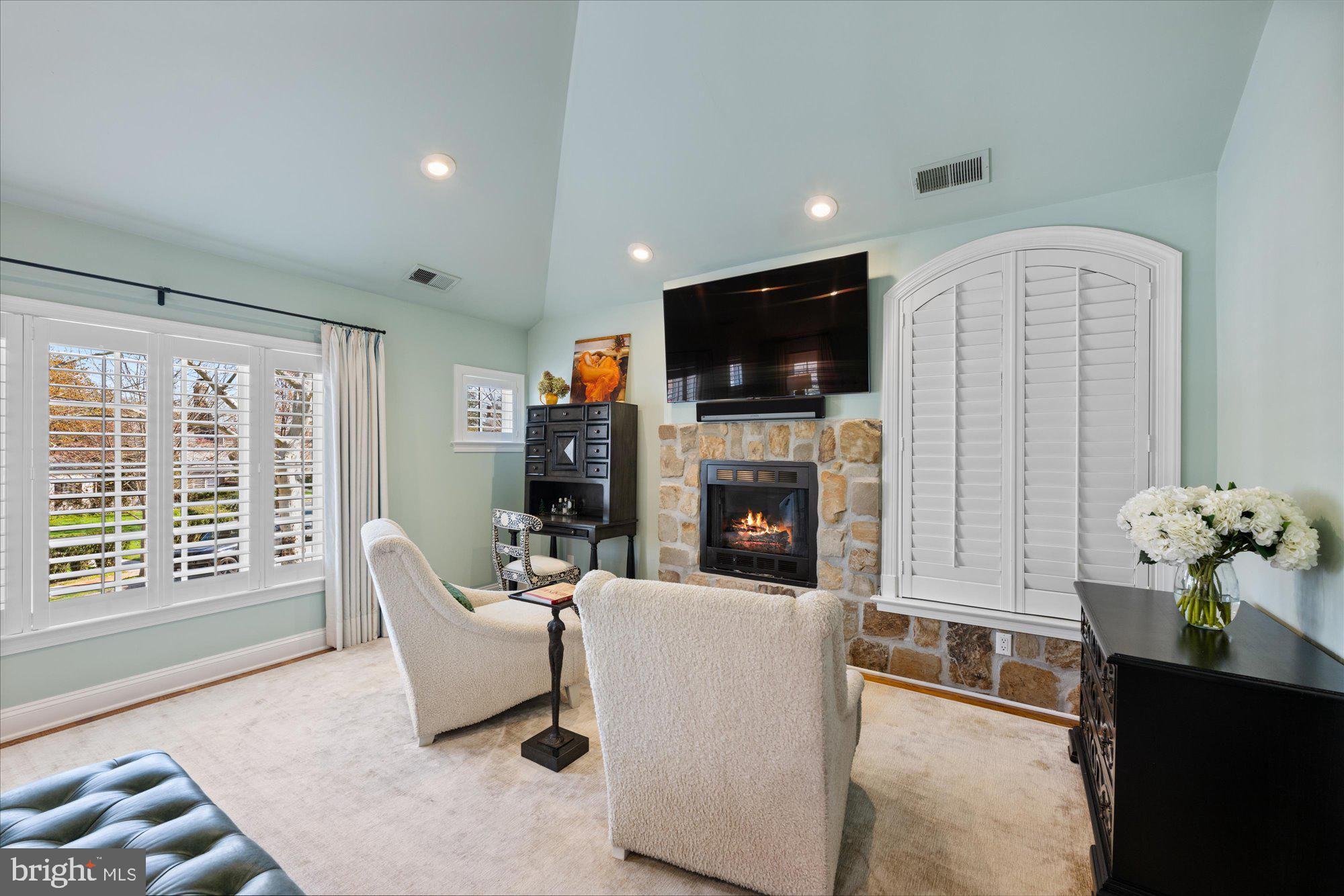 CHEVY CHASE - Residential