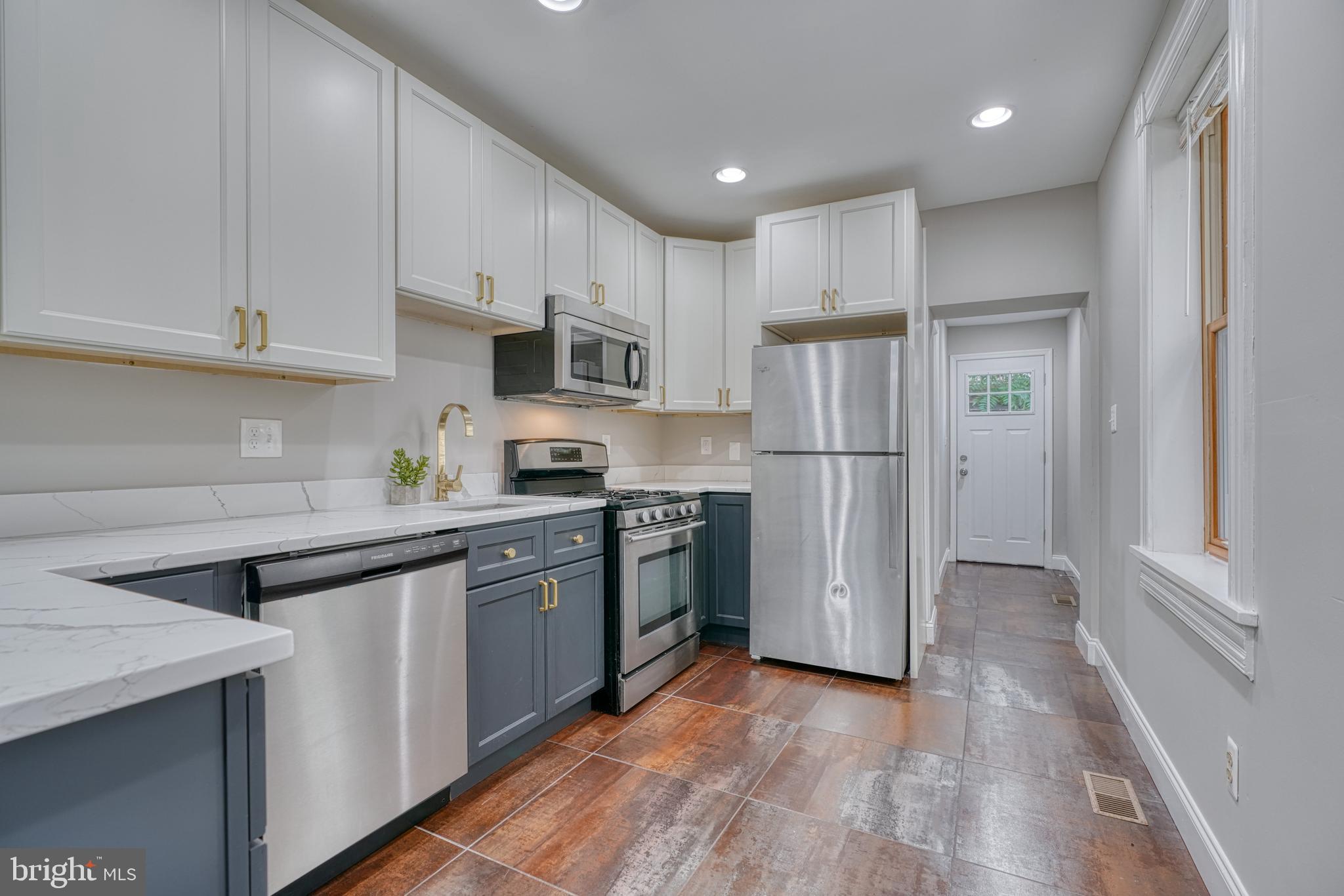 BUTCHER'S HILL - Residential