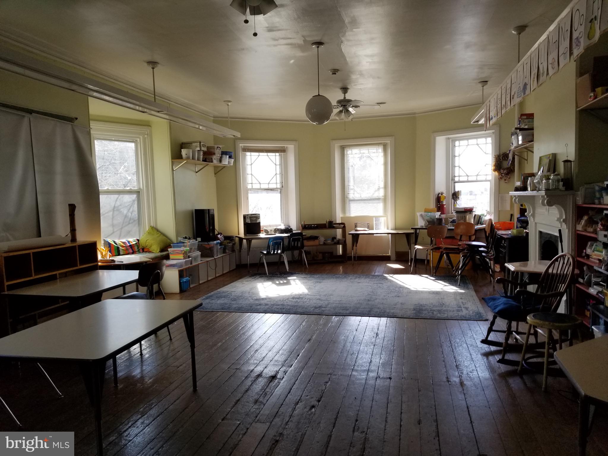 GERMANTOWN (EAST) - Commercial Sale