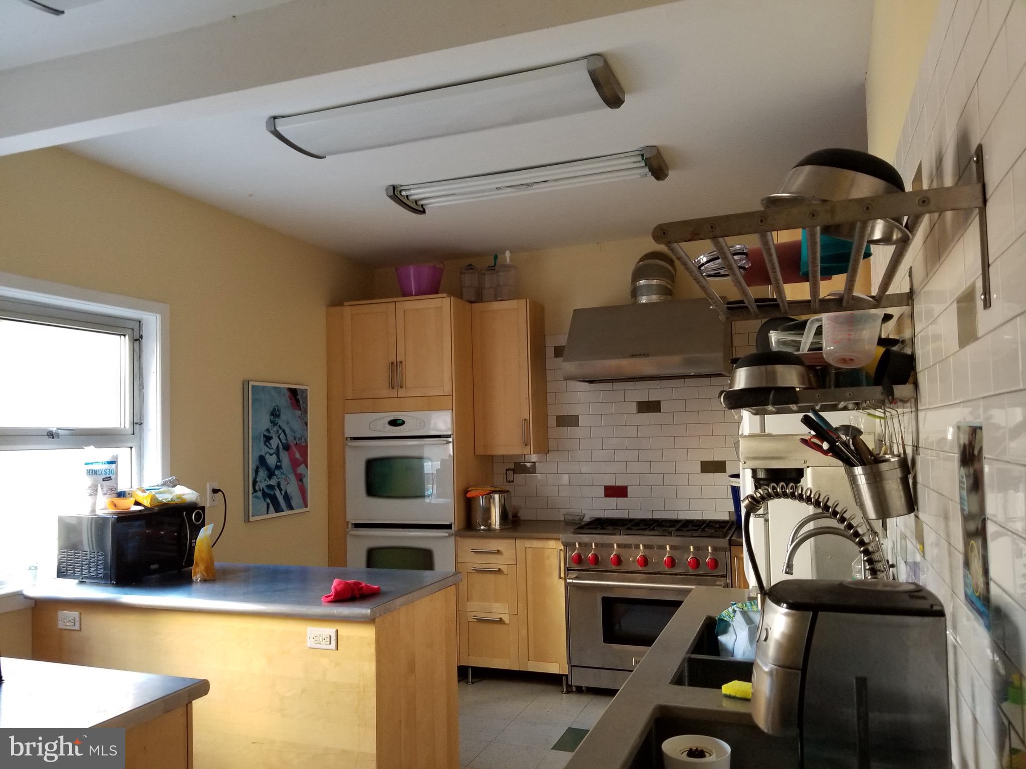 GERMANTOWN (EAST) - Commercial Sale