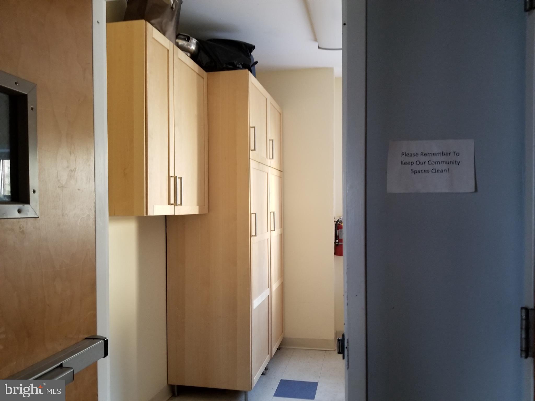 GERMANTOWN (EAST) - Commercial Sale