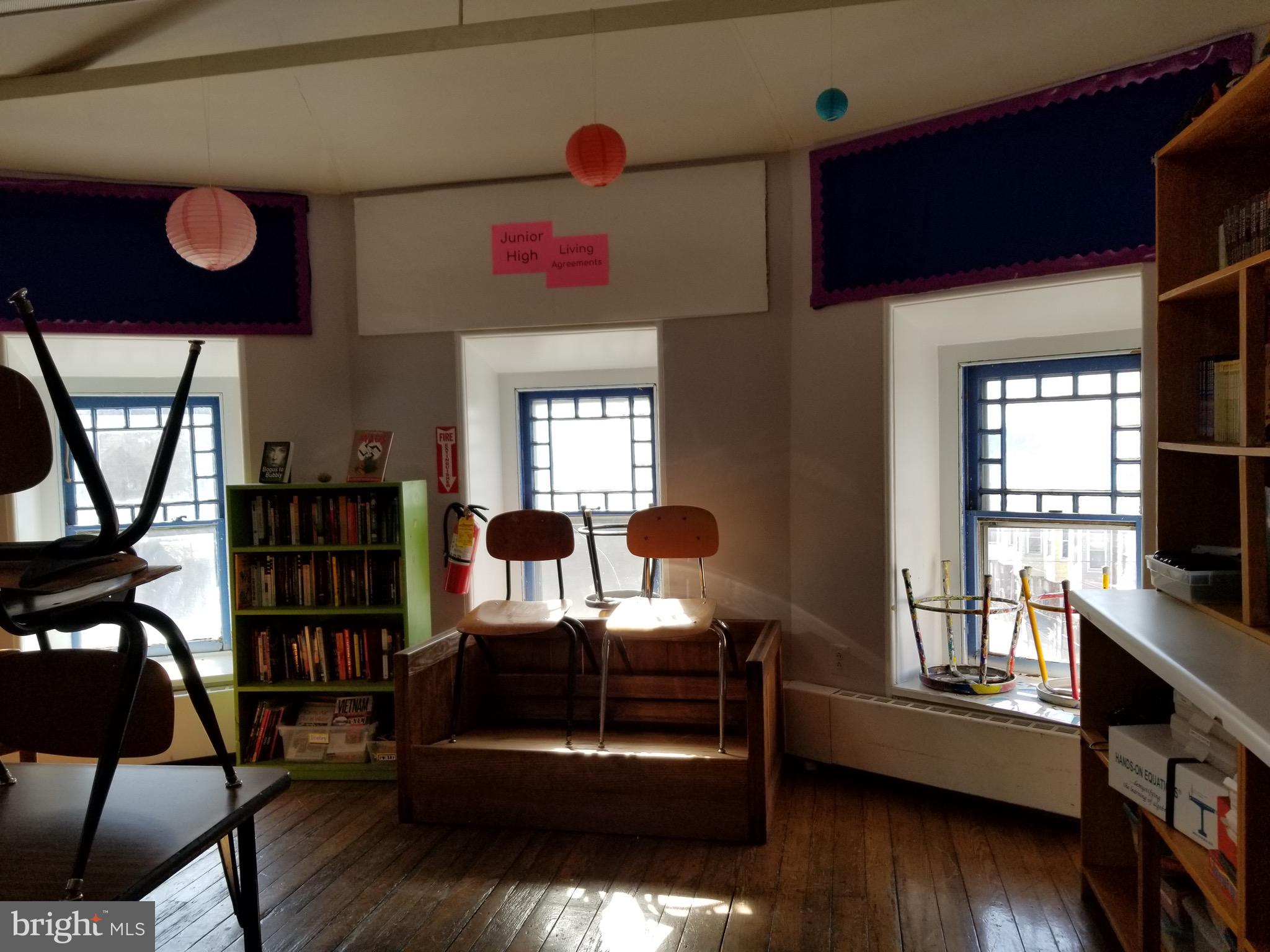 GERMANTOWN (EAST) - Commercial Sale