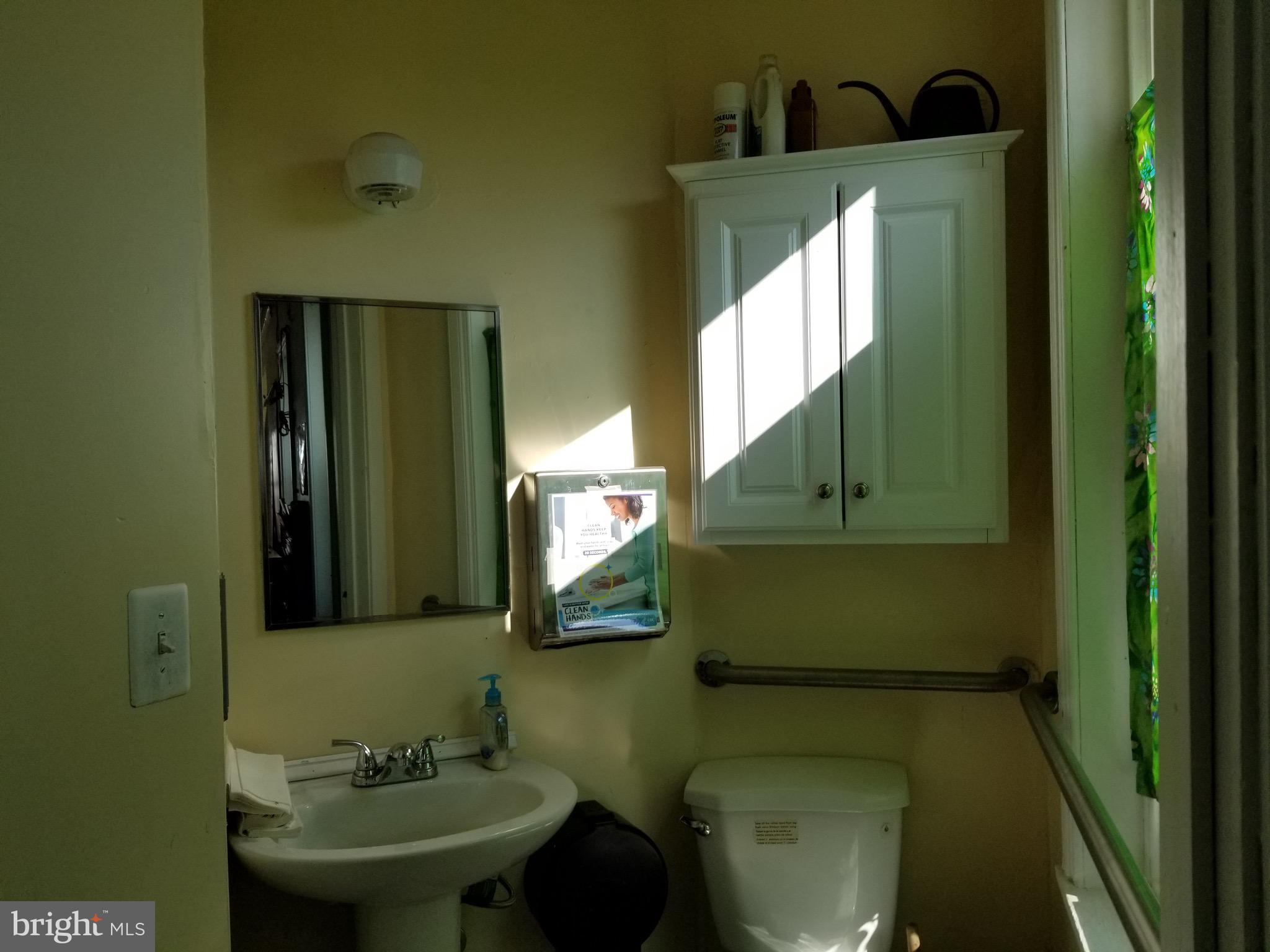 GERMANTOWN (EAST) - Commercial Sale