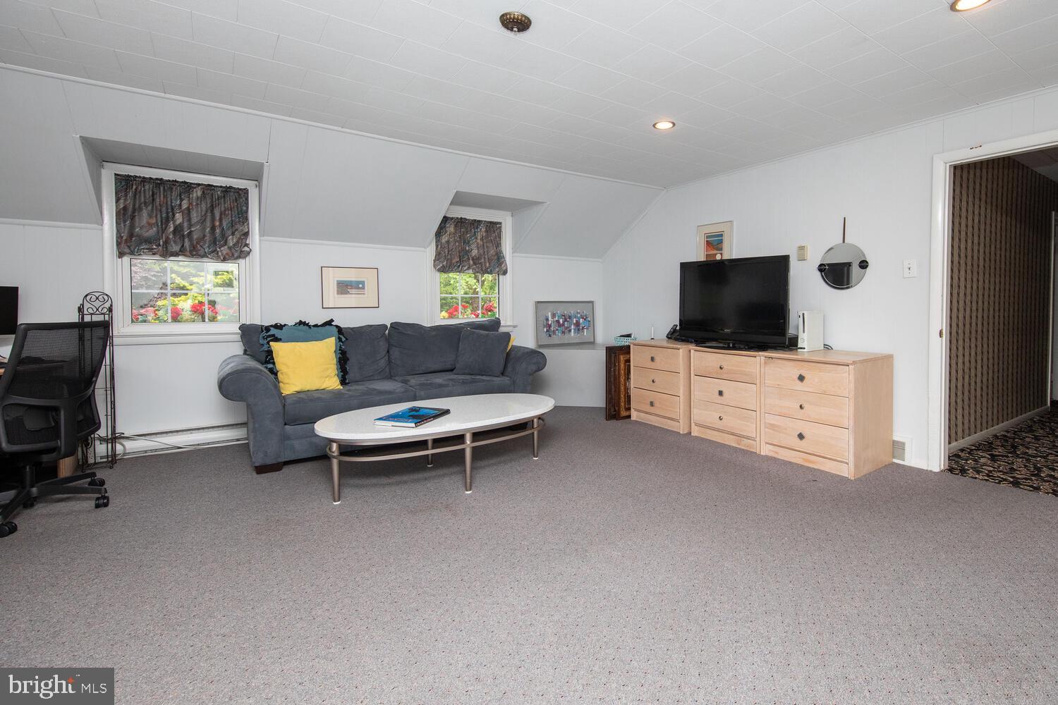 ELKINS PARK - Residential