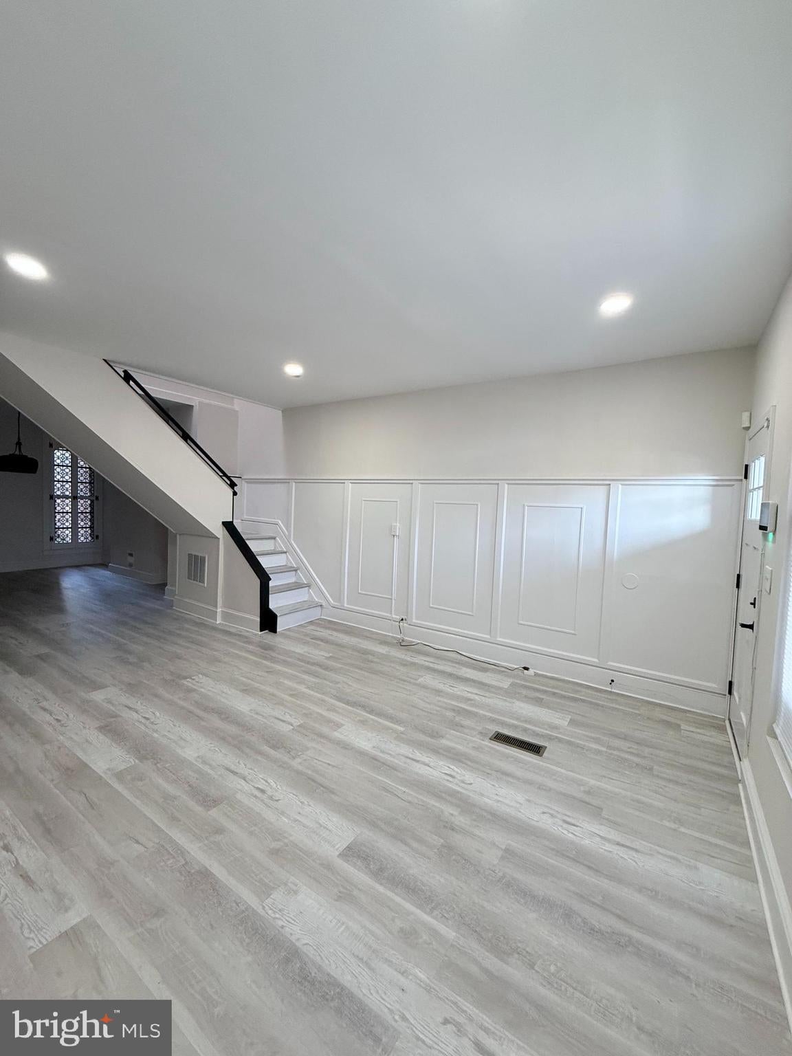 2807 CLIFTON AVENUE