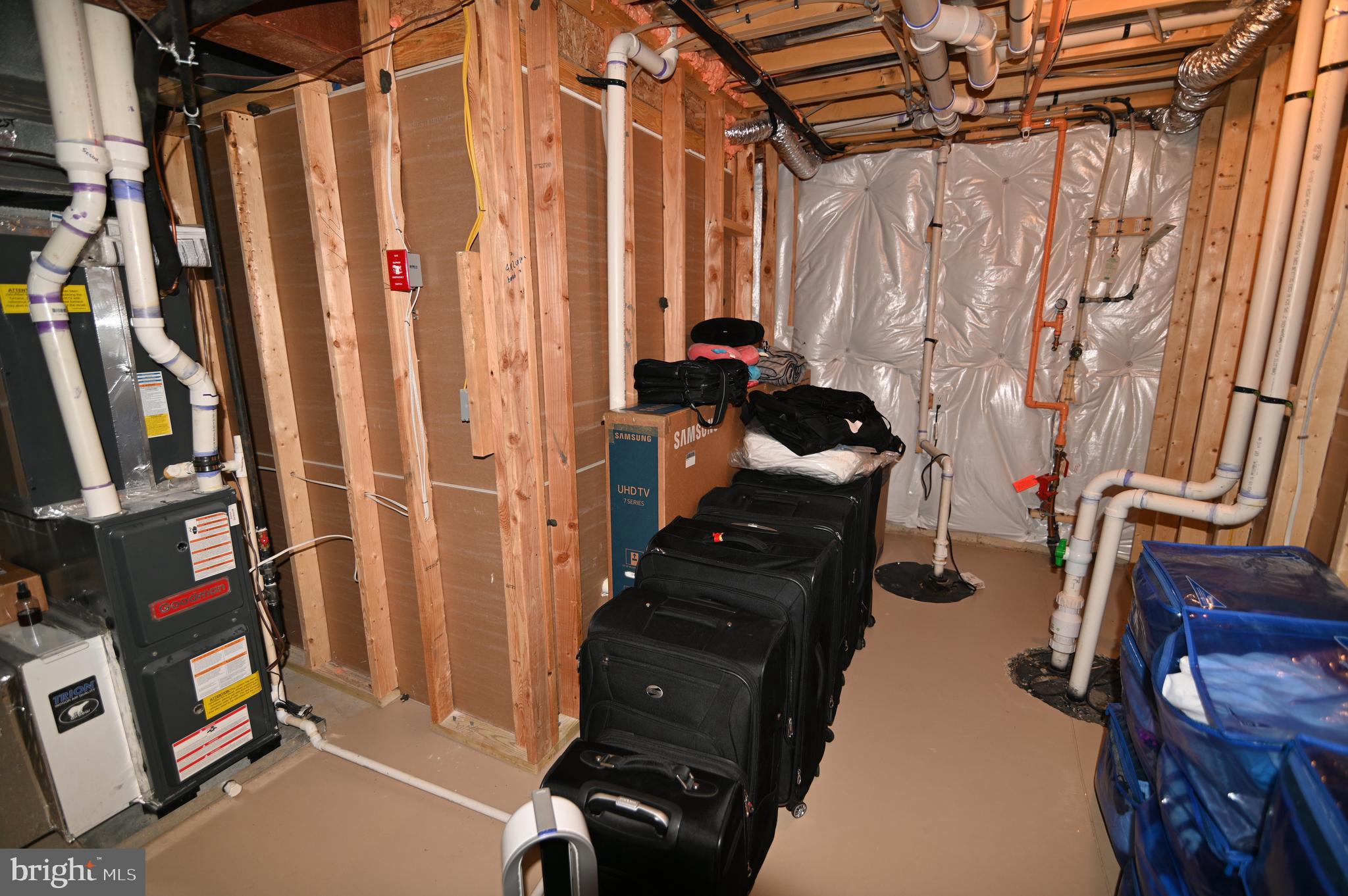 CHRISTOPHER POINTE - Residential