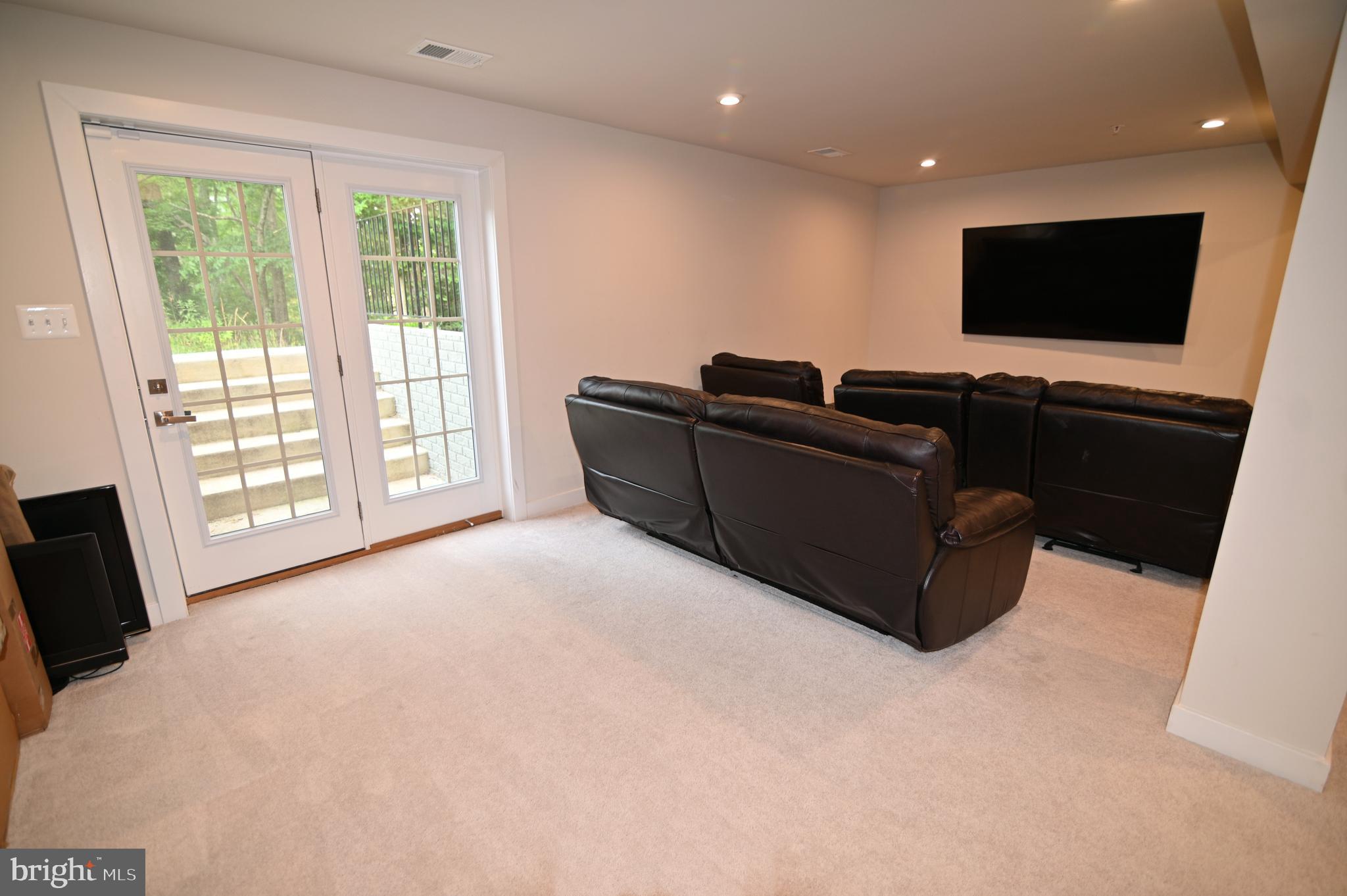 CHRISTOPHER POINTE - Residential