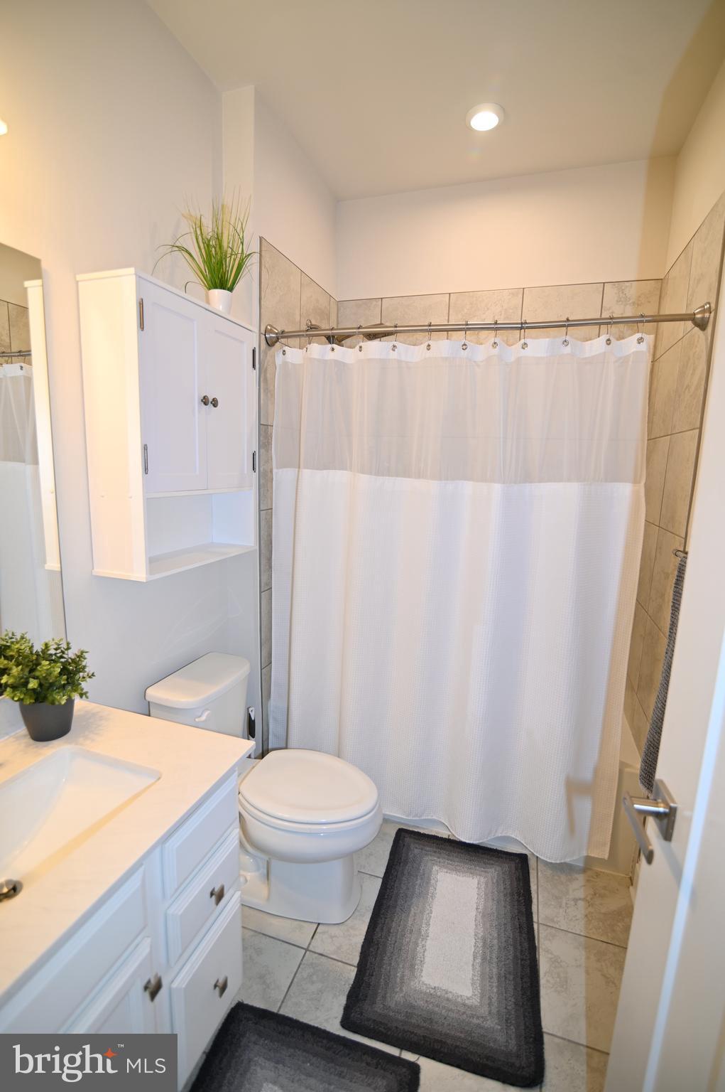 CHRISTOPHER POINTE - Residential