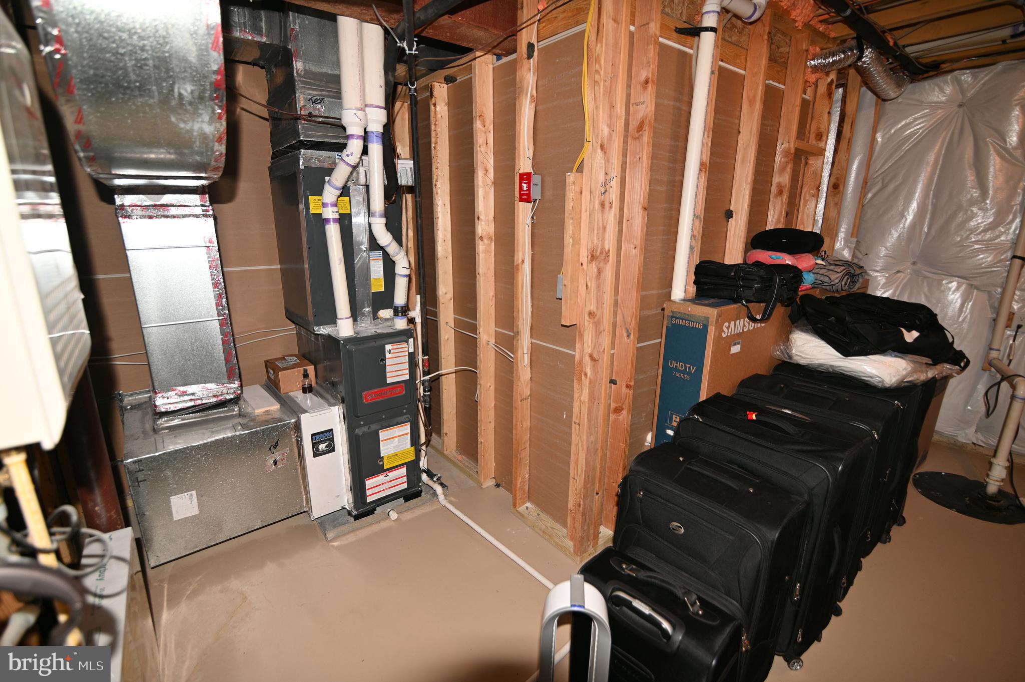 CHRISTOPHER POINTE - Residential