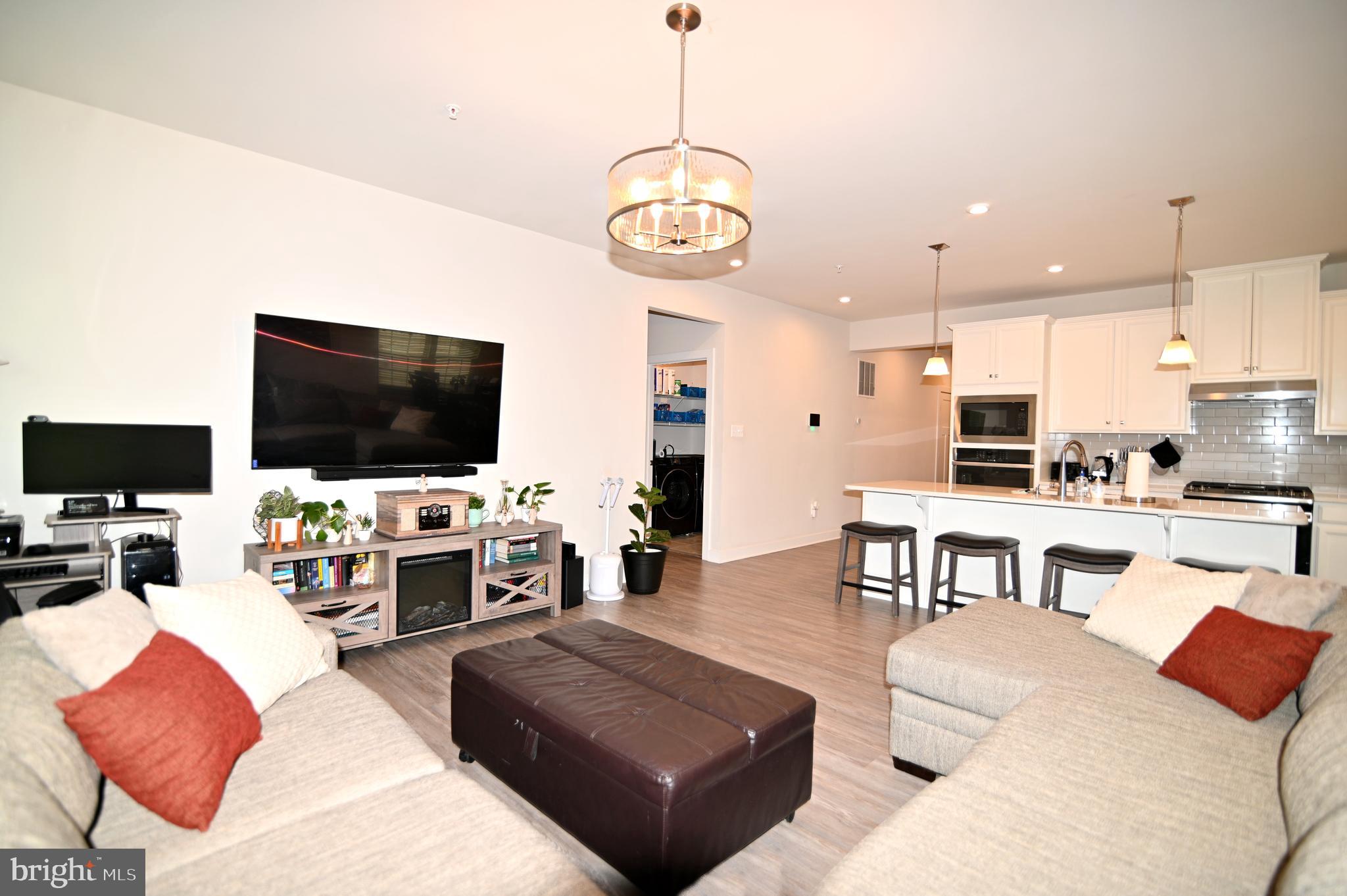 CHRISTOPHER POINTE - Residential